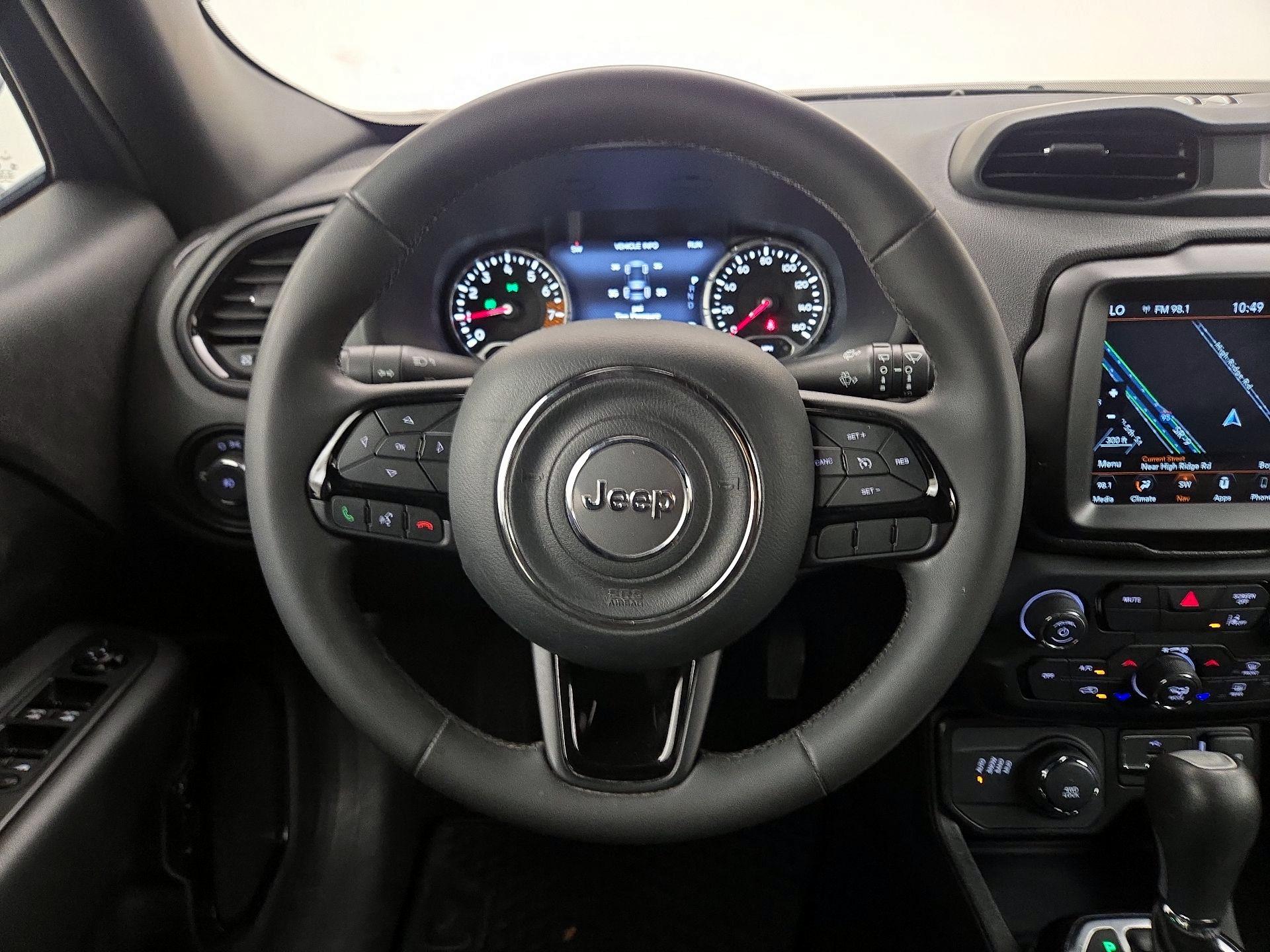 Thumbnail: 2022 Jeep Renegade - 10