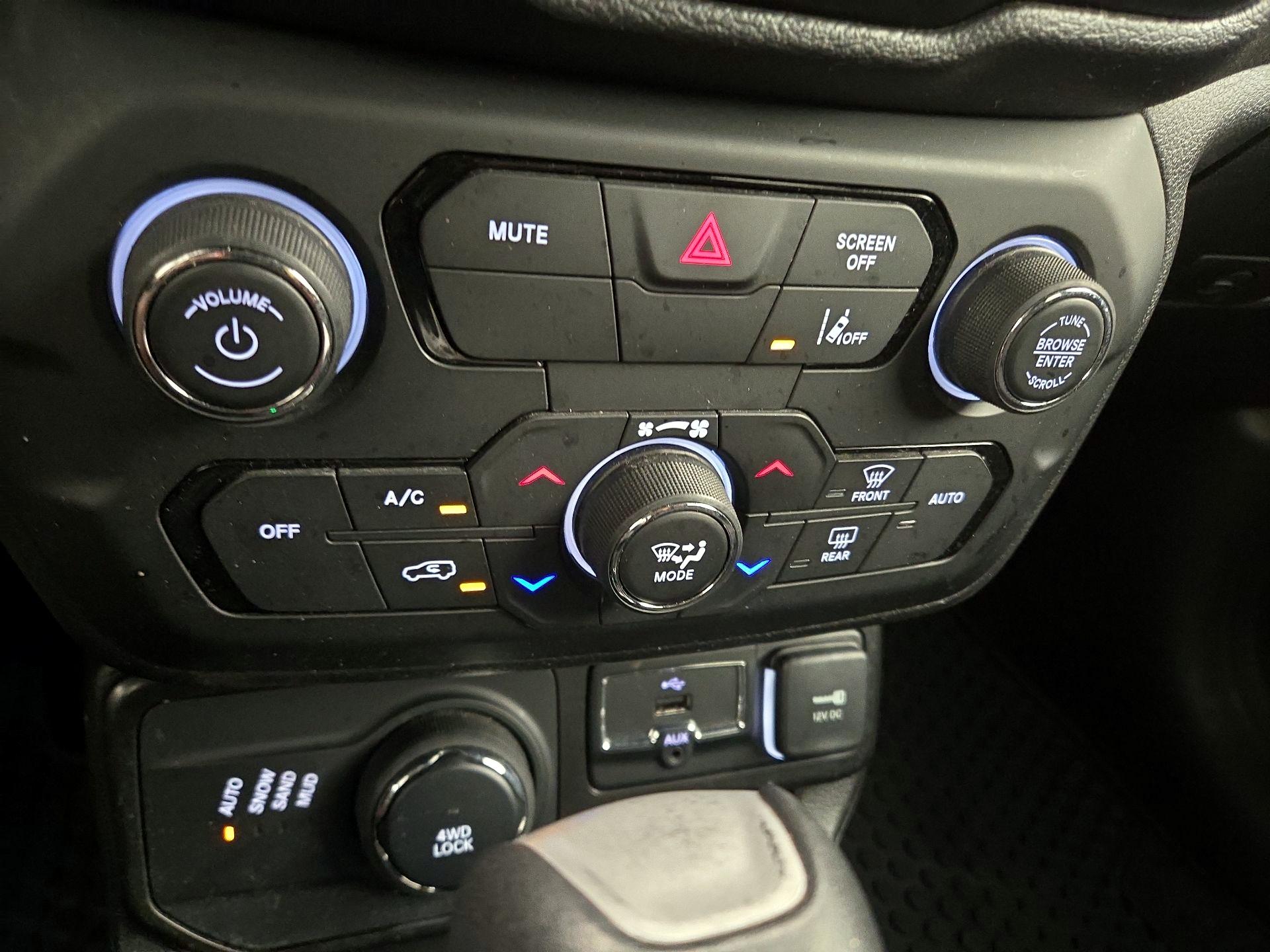 Thumbnail: 2022 Jeep Renegade - 17
