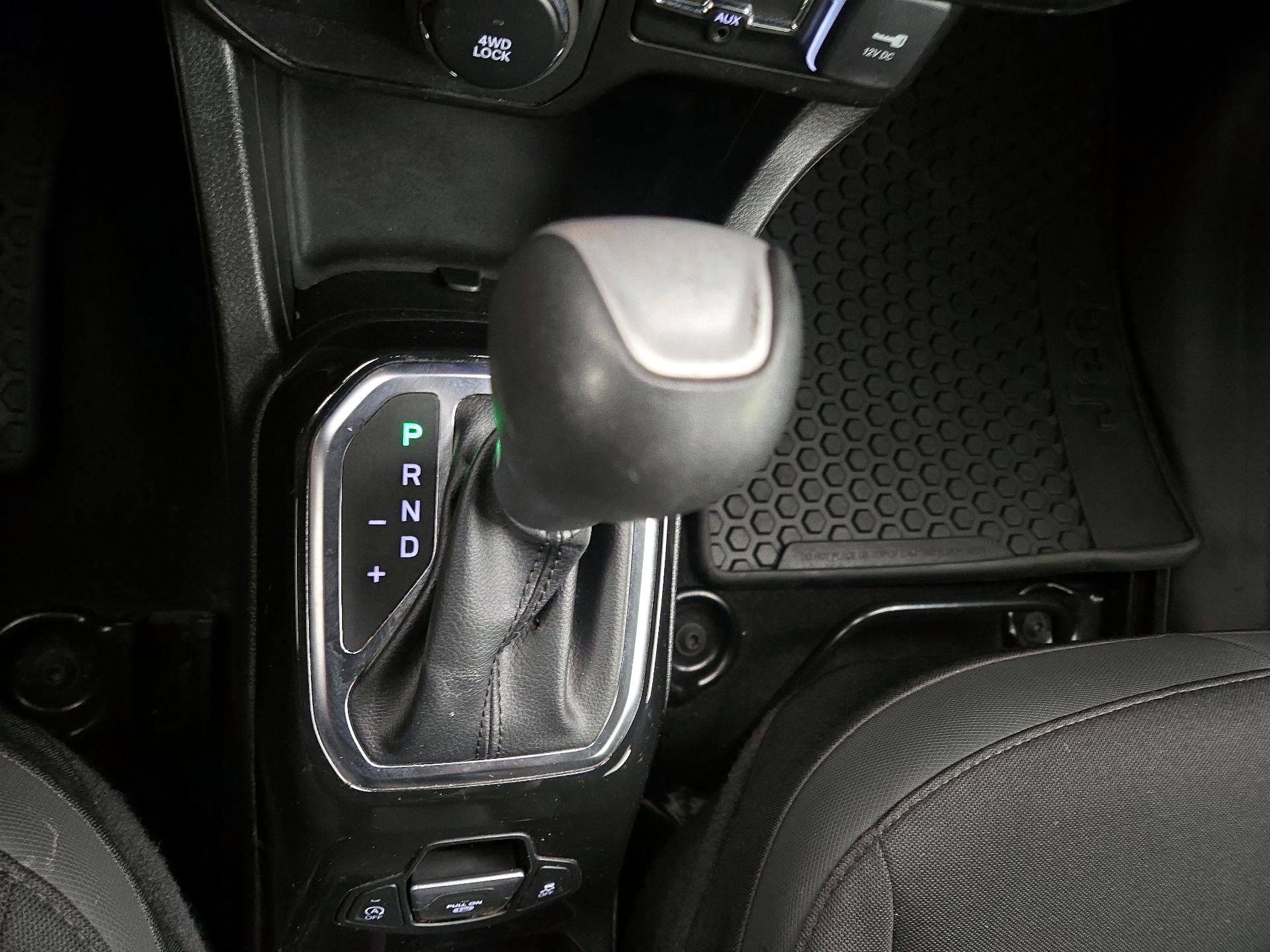Thumbnail: 2022 Jeep Renegade - 18