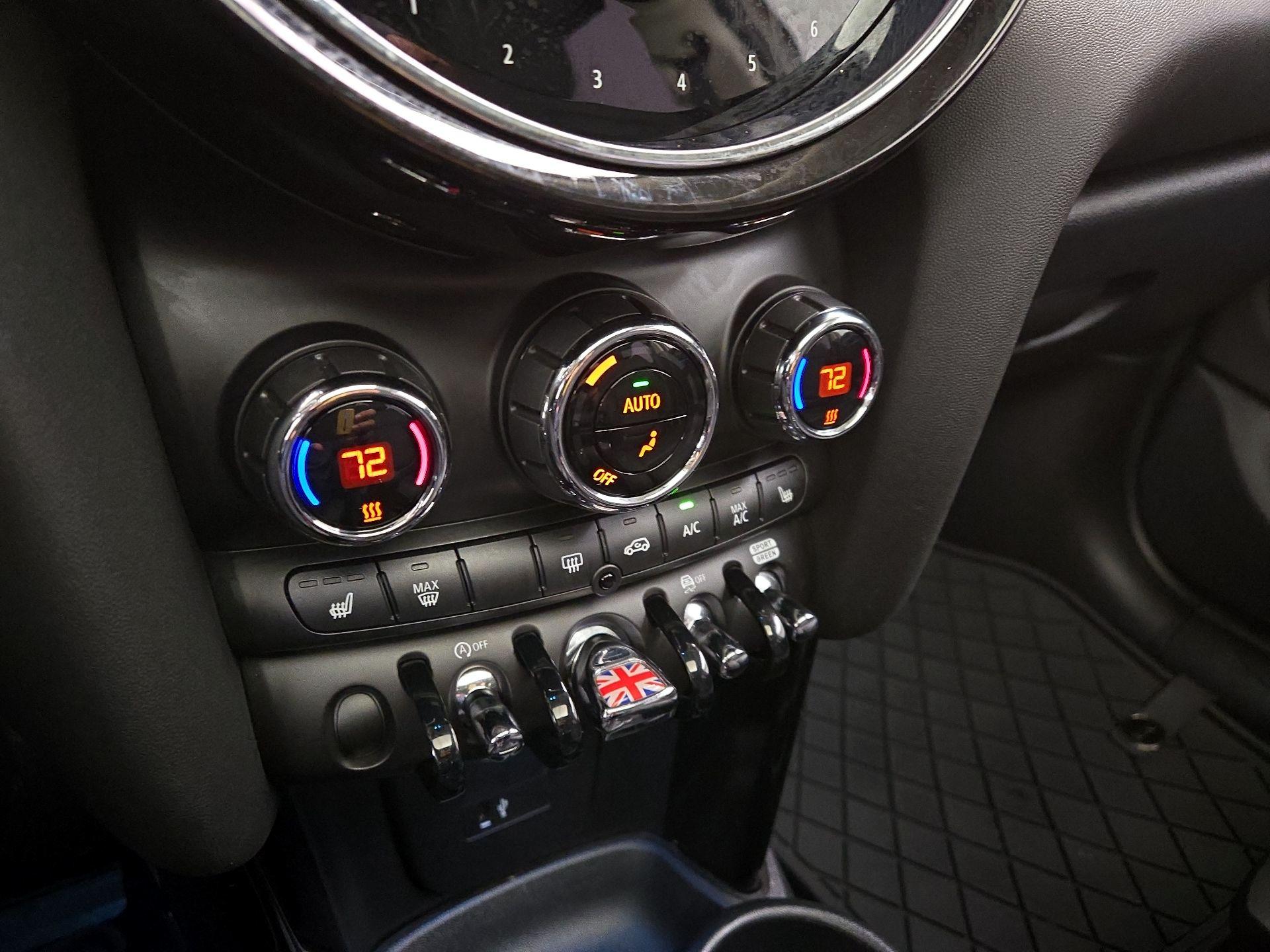 Thumbnail: 2024 MINI Cooper Hardtop - 17