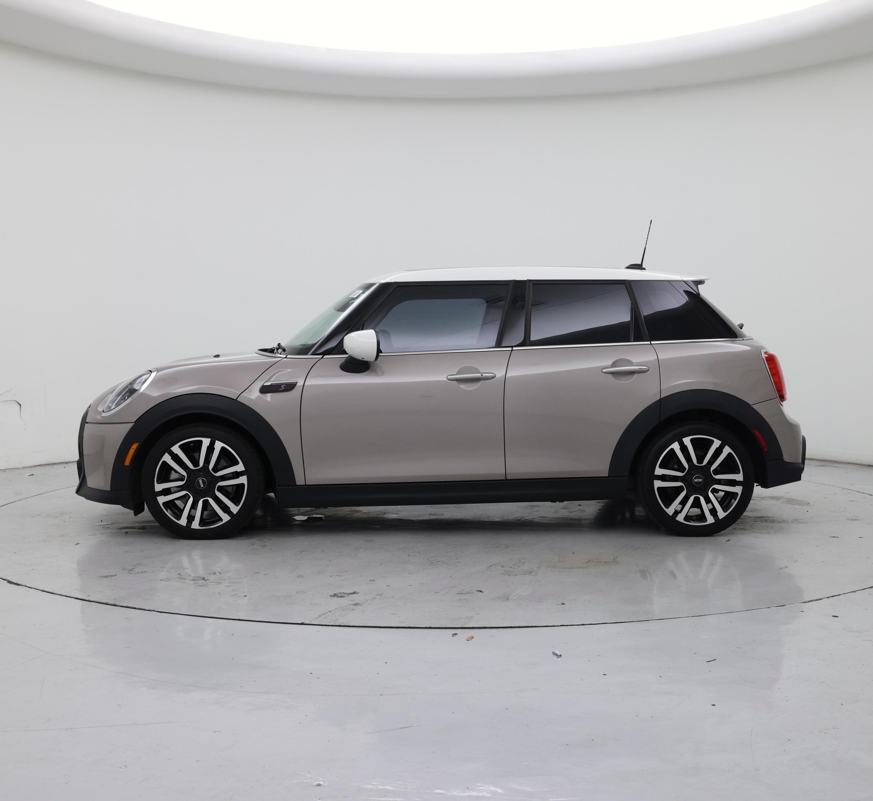 Thumbnail: 2024 MINI Cooper Hardtop - 3