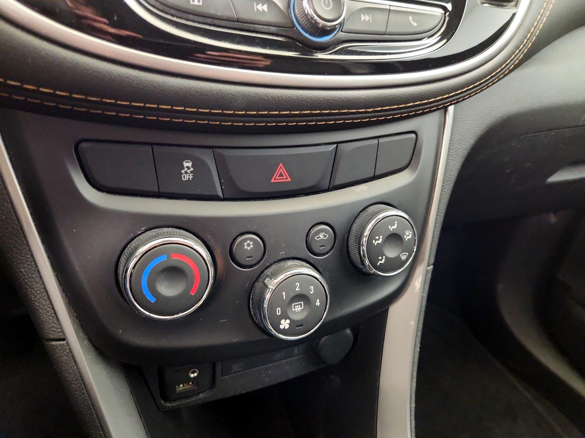 Thumbnail: 2021 Chevrolet Trax - 16