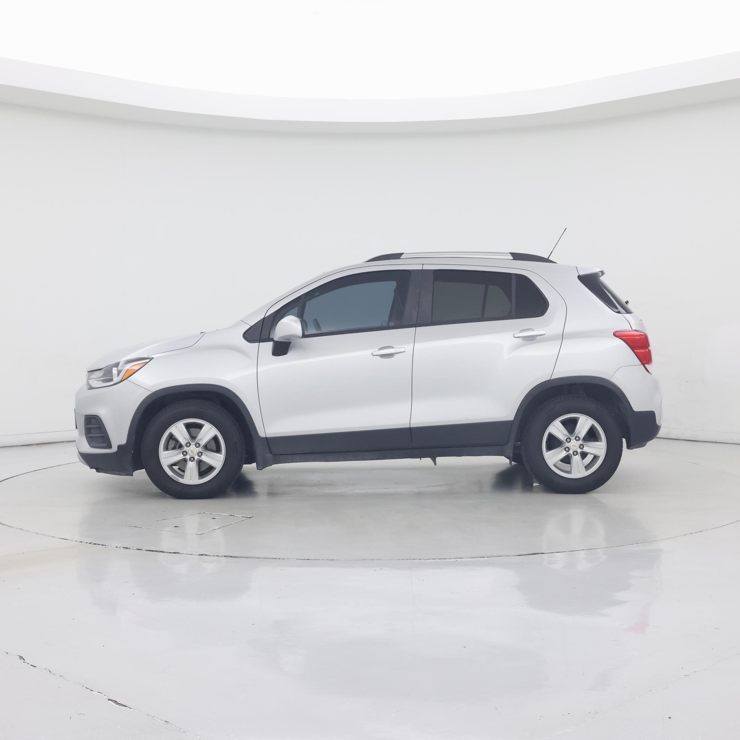 Thumbnail: 2021 Chevrolet Trax - 3