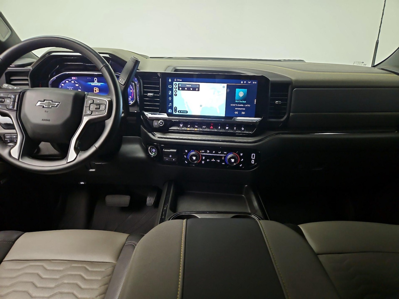 2025 Chevrolet Silverado 2500HD ZR2 - Photo 10