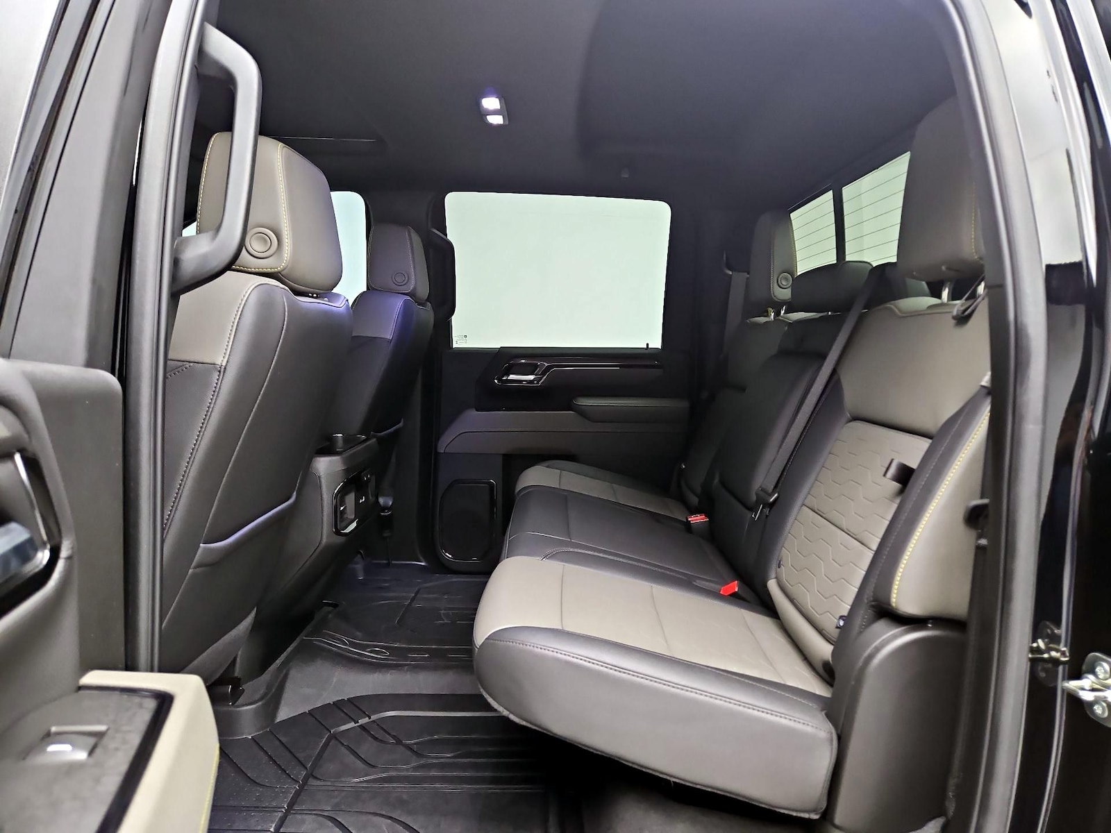 2025 Chevrolet Silverado 2500HD ZR2 - Photo 22