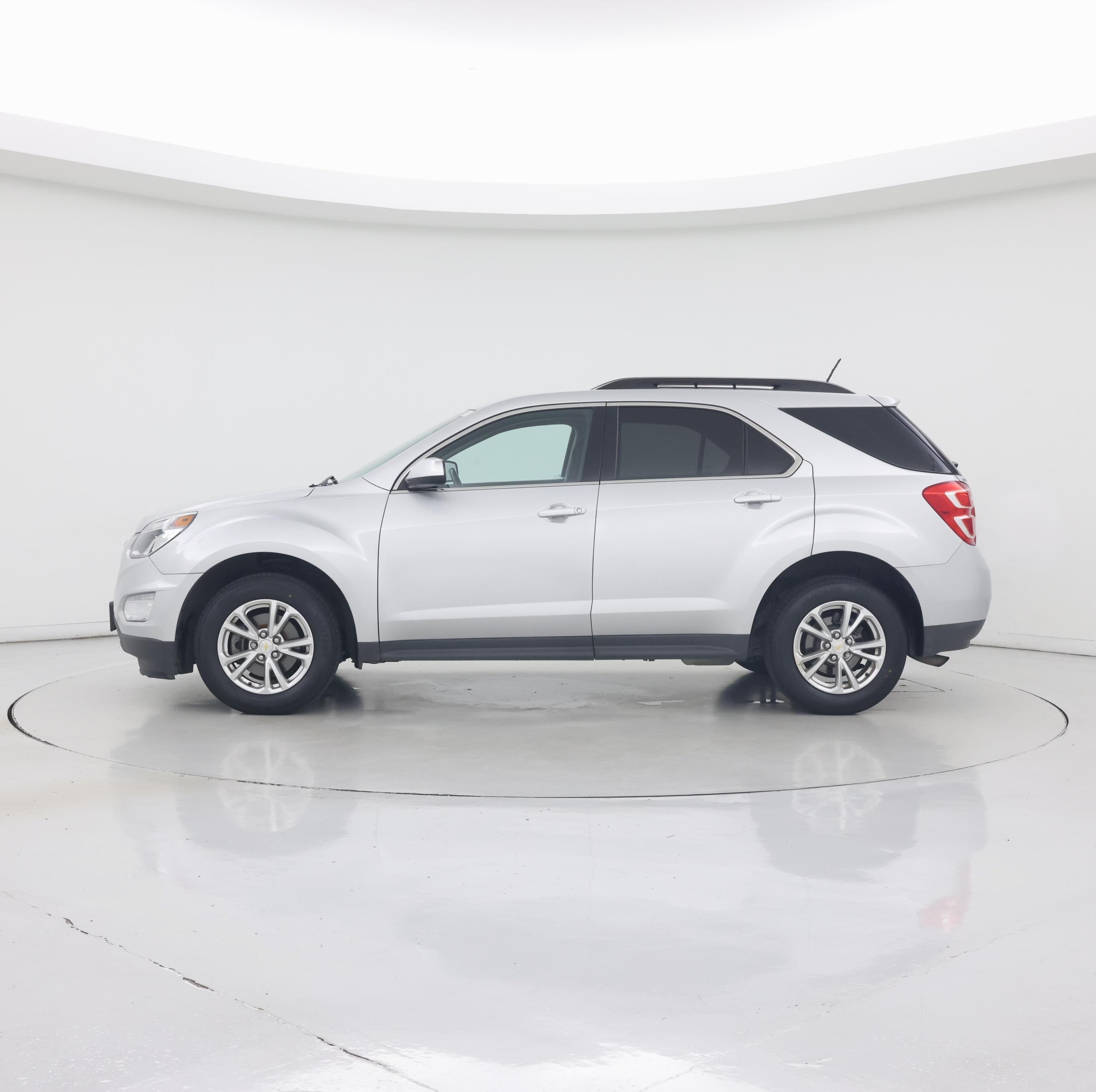 Thumbnail: 2017 Chevrolet Equinox - 3