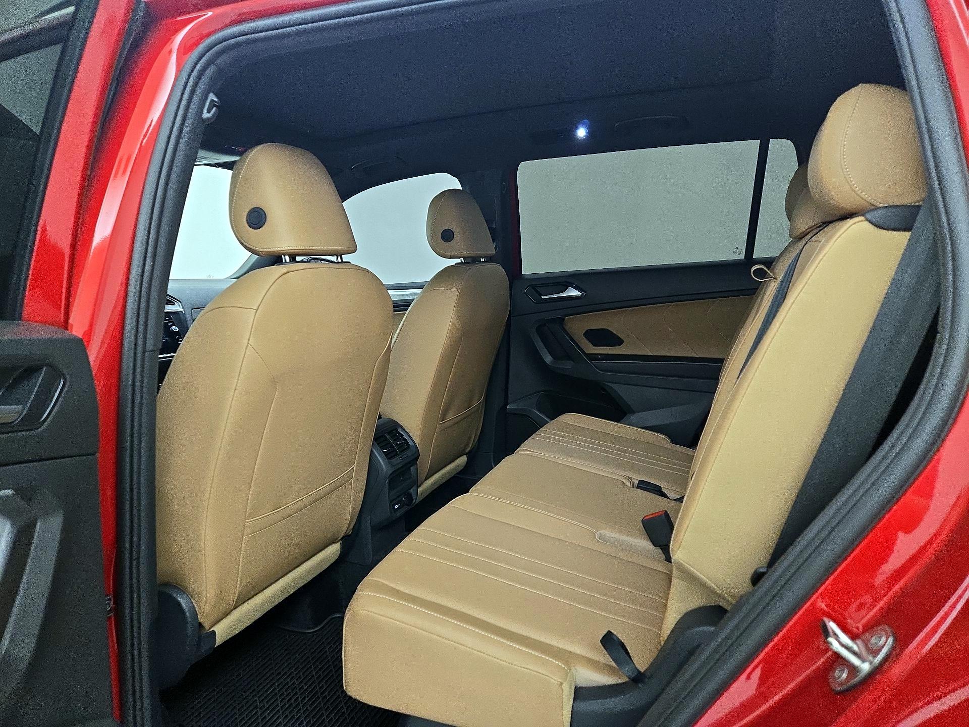 Thumbnail: 2024 Volkswagen Tiguan - 20