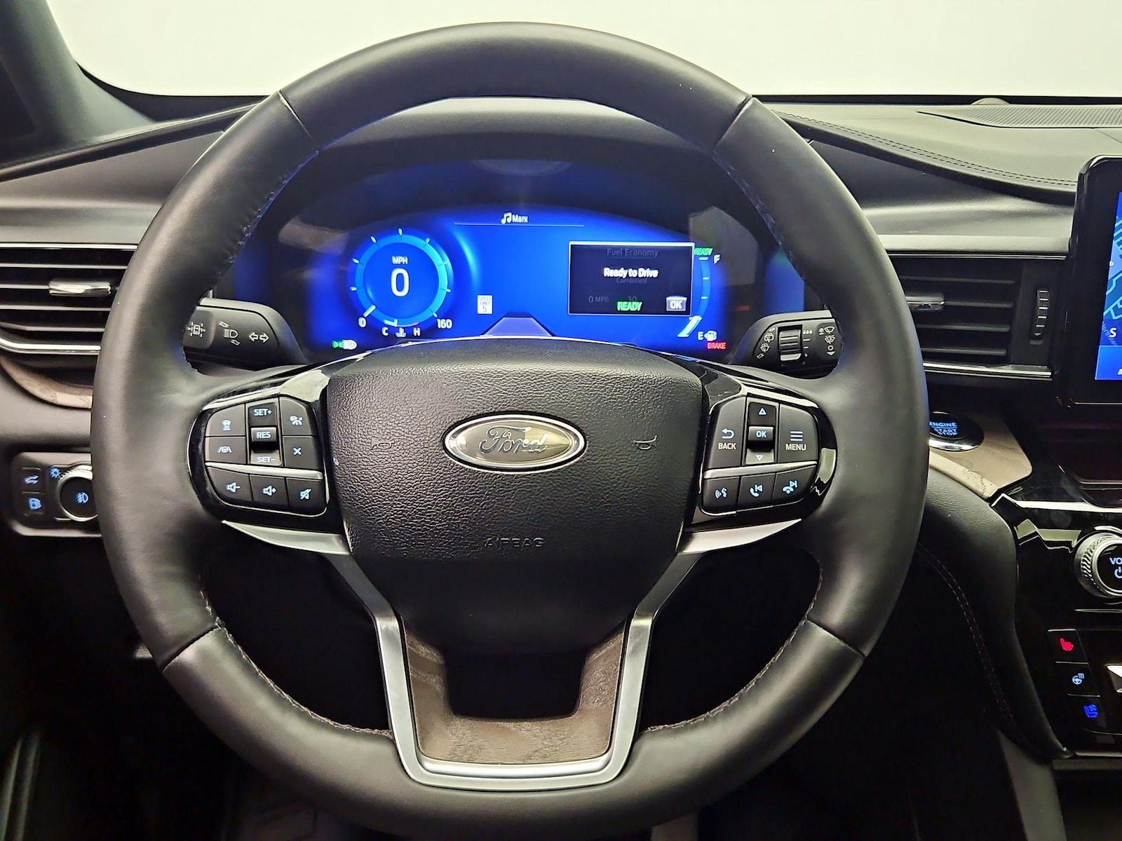 2023 Ford Explorer Platinum - Photo 11