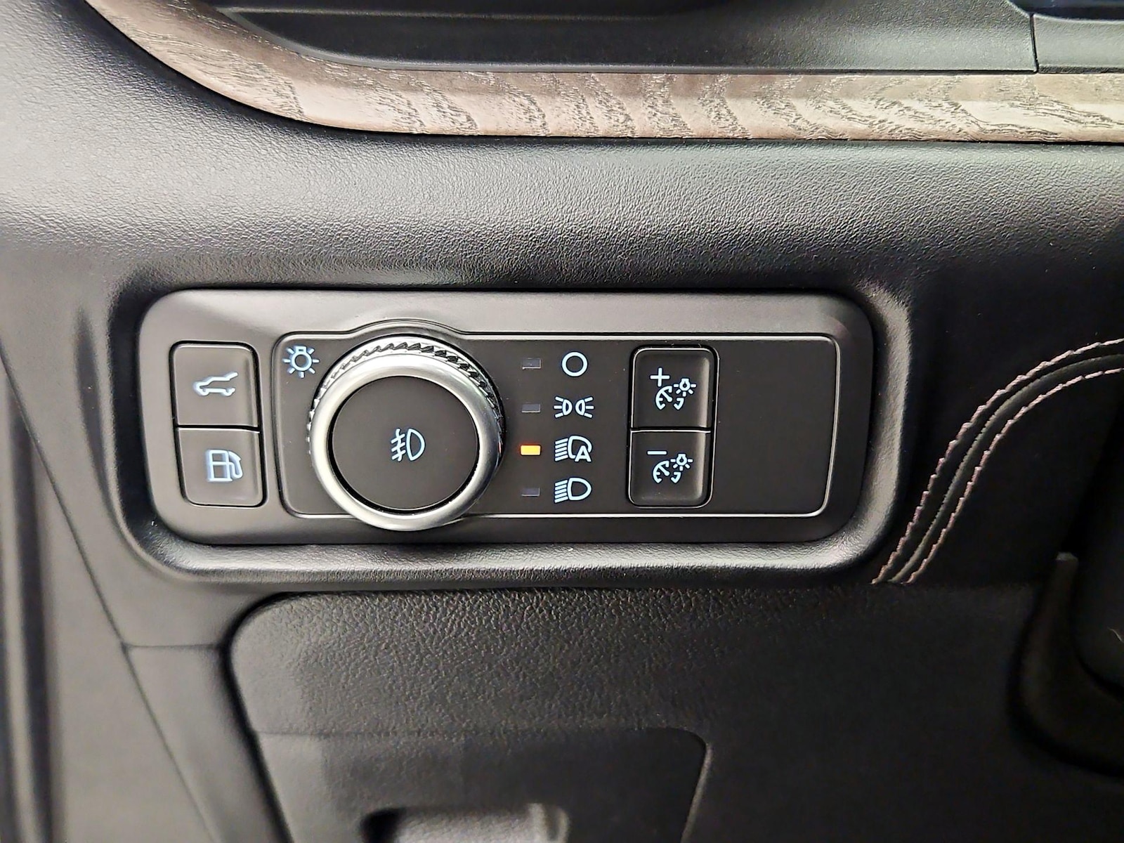2023 Ford Explorer Platinum - Photo 14