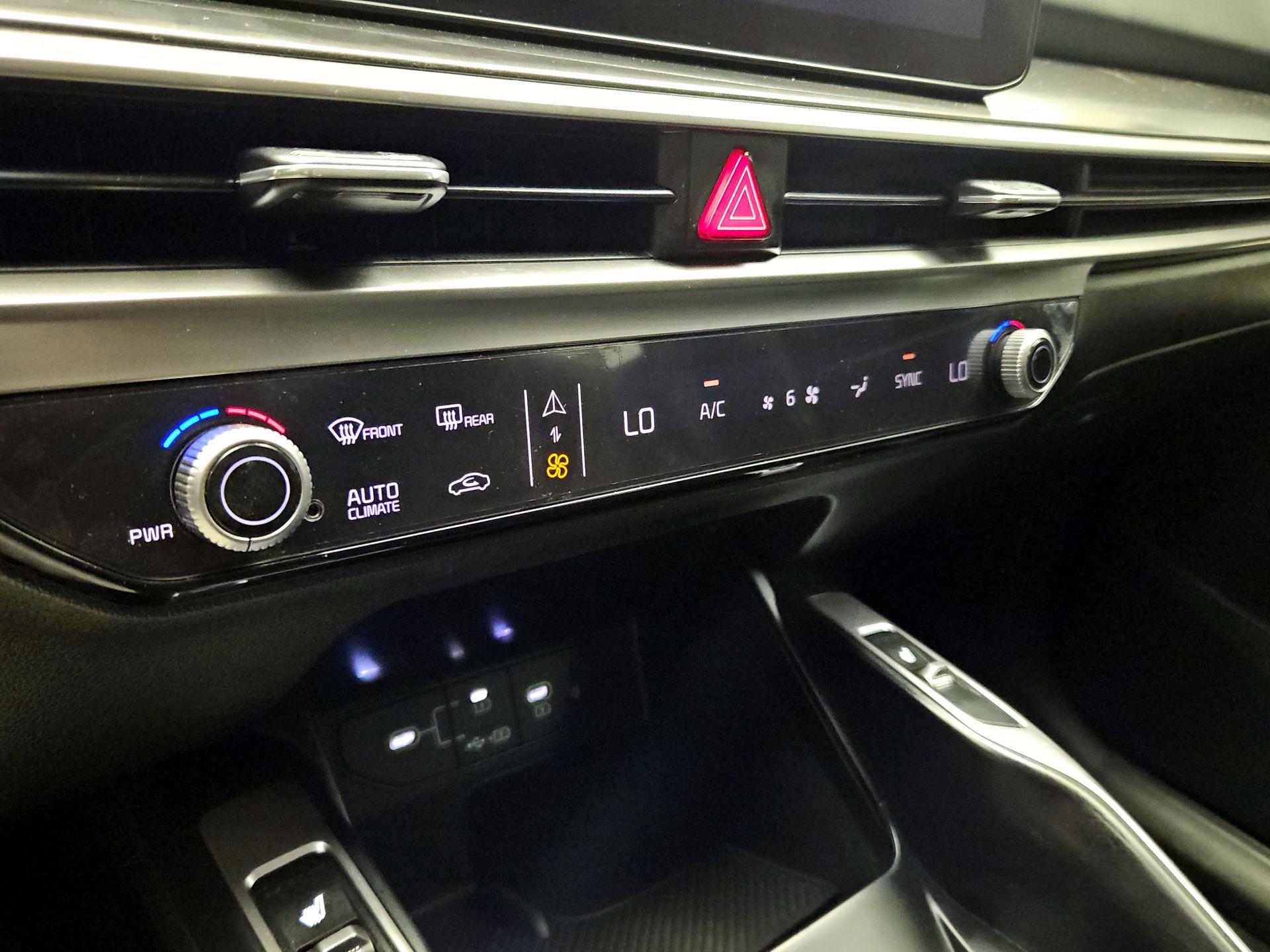 Thumbnail: 2025 Kia Sorento - 17