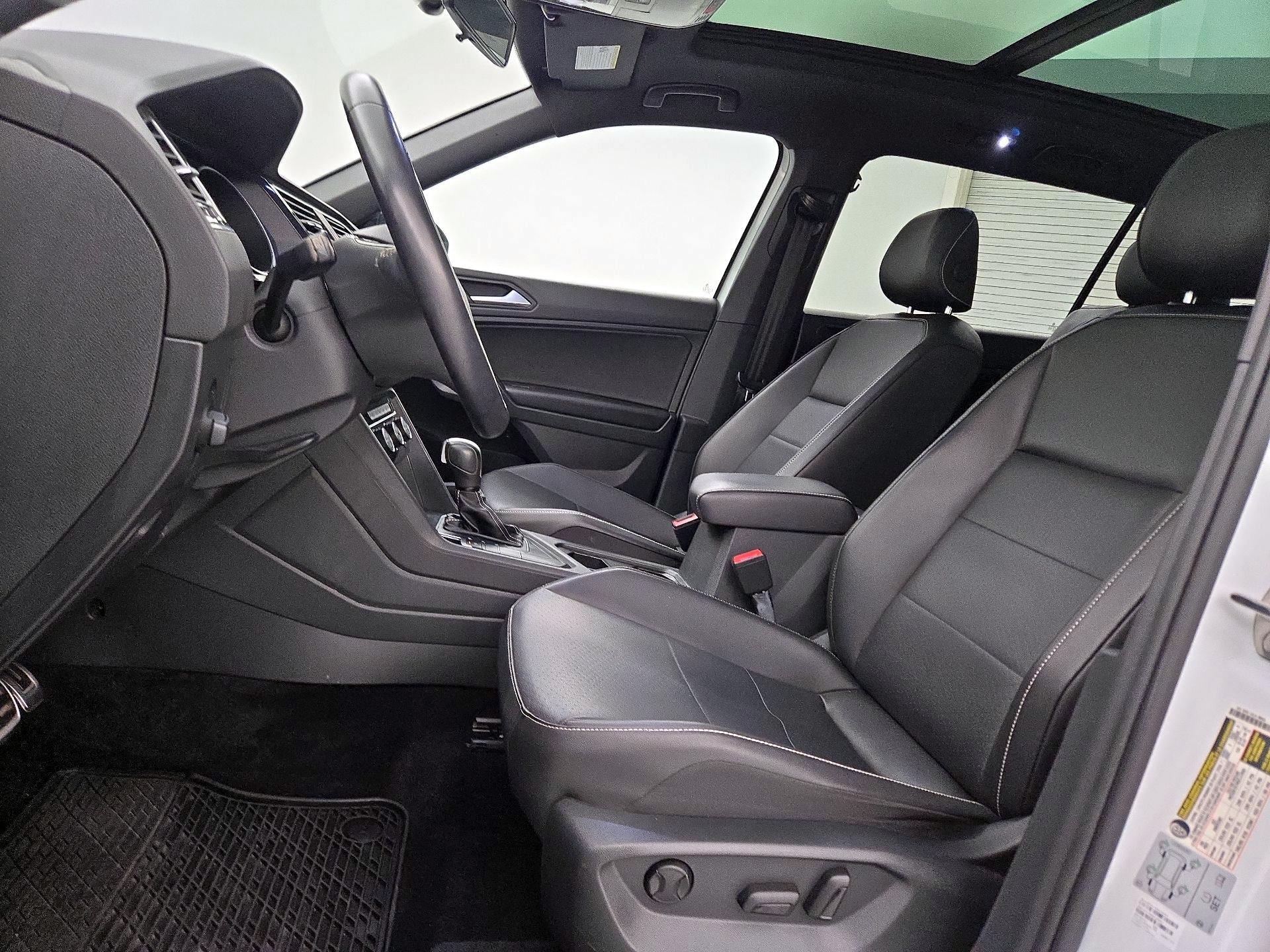 Thumbnail: 2021 Volkswagen Tiguan - 11