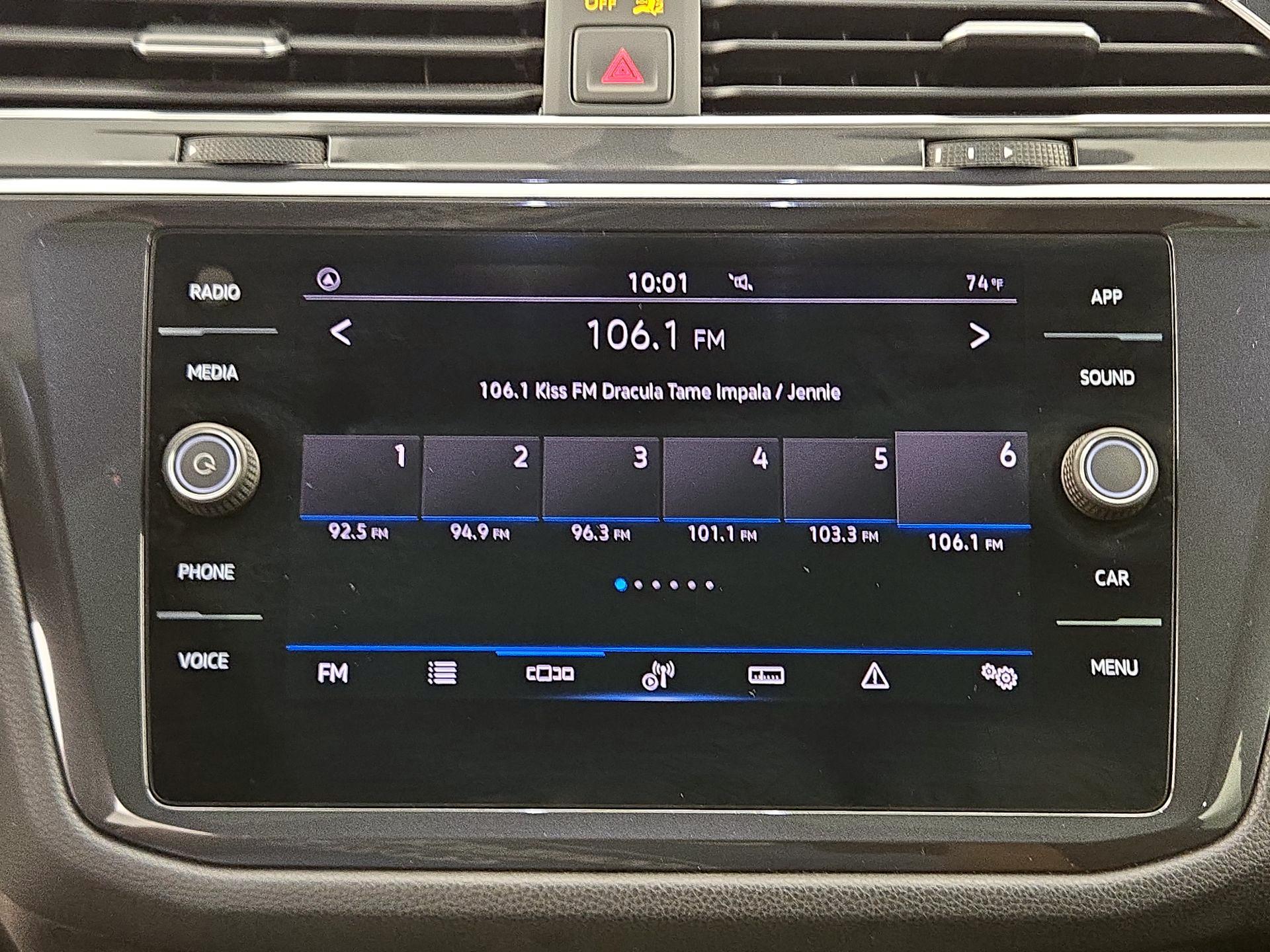 Thumbnail: 2021 Volkswagen Tiguan - 15