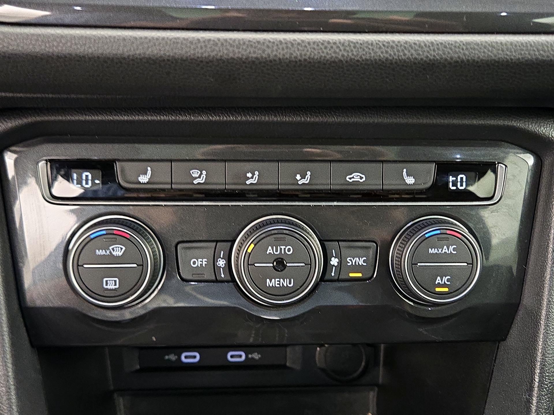 Thumbnail: 2021 Volkswagen Tiguan - 16