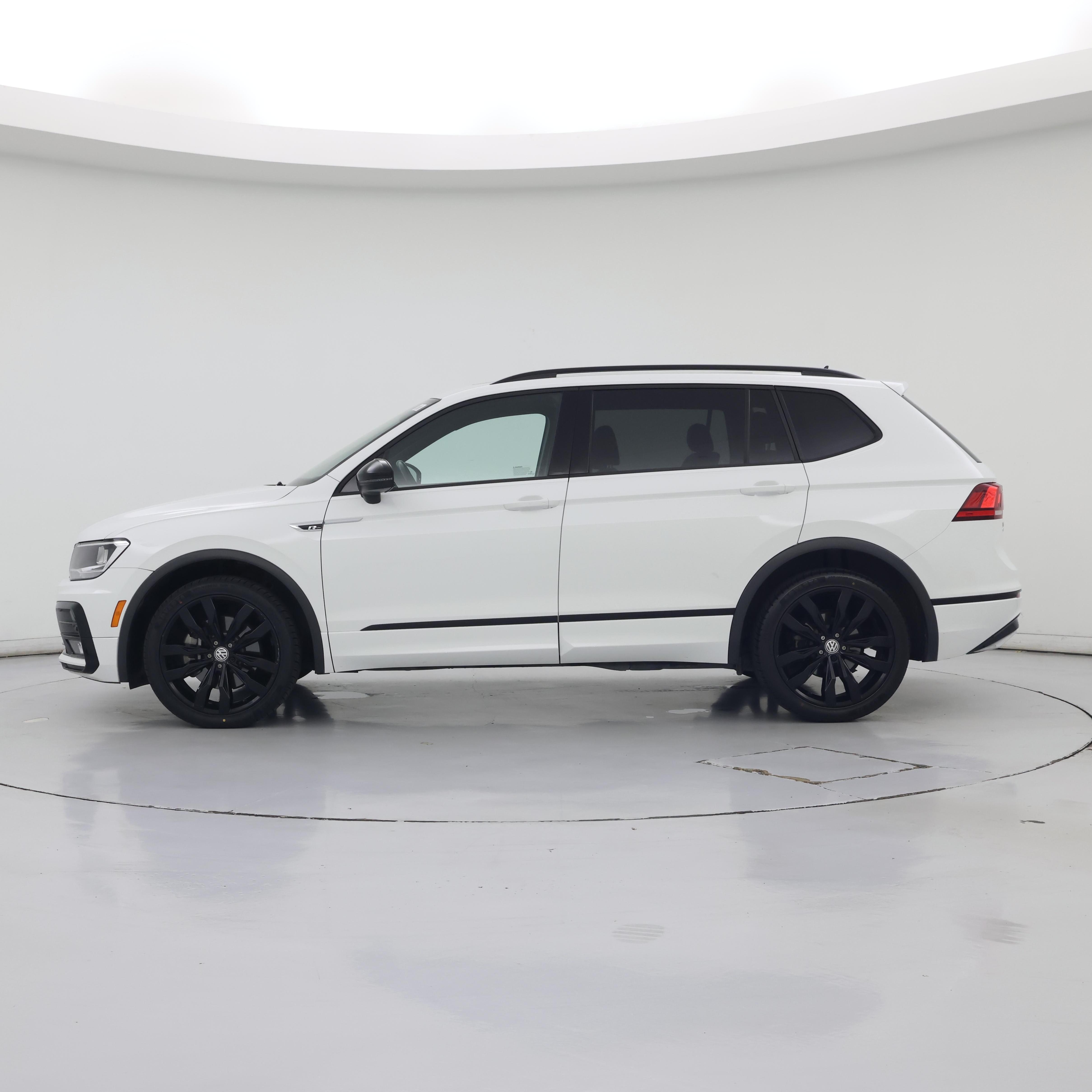 Thumbnail: 2021 Volkswagen Tiguan - 3