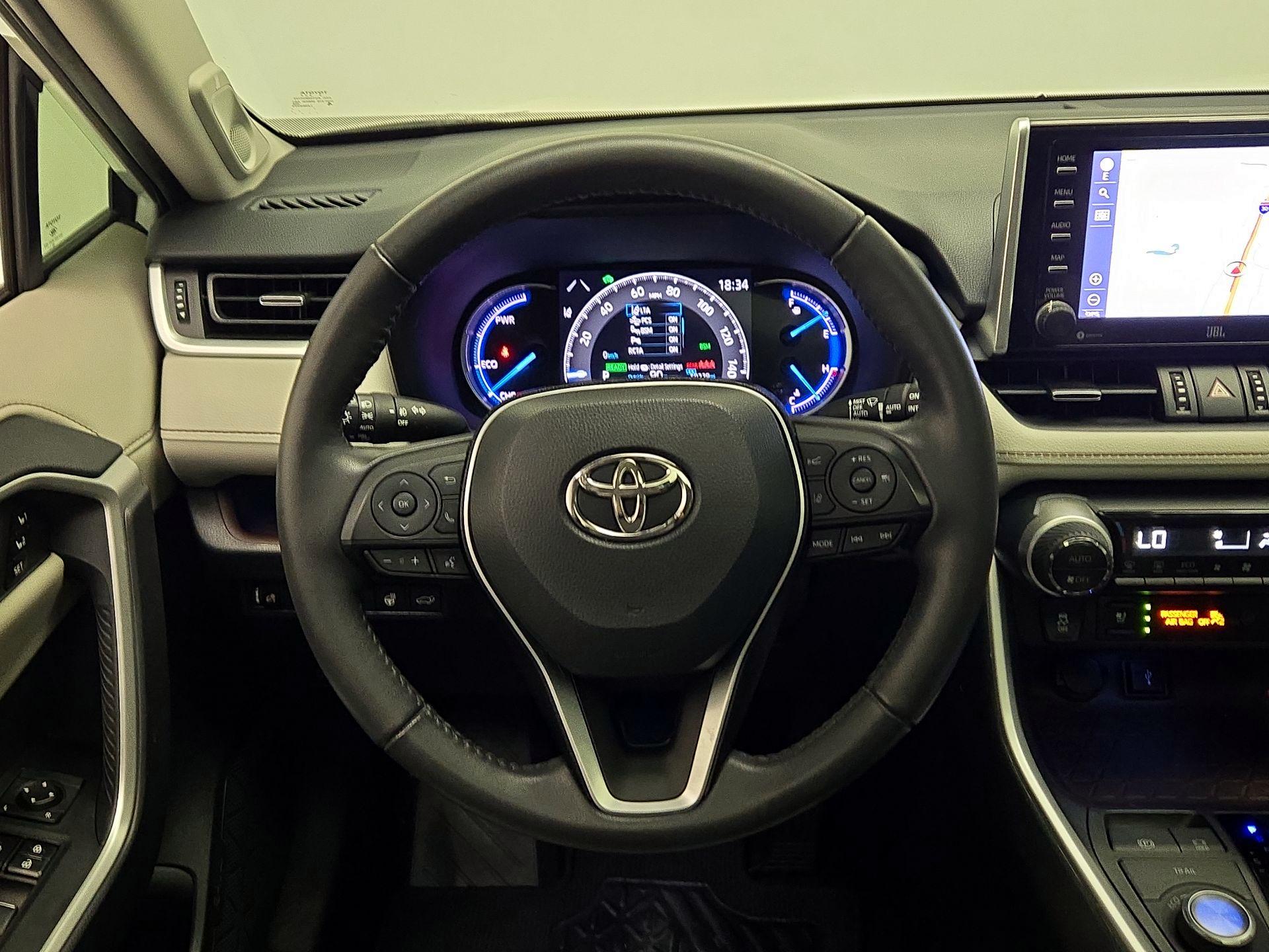 Thumbnail: 2020 Toyota RAV4 - 10