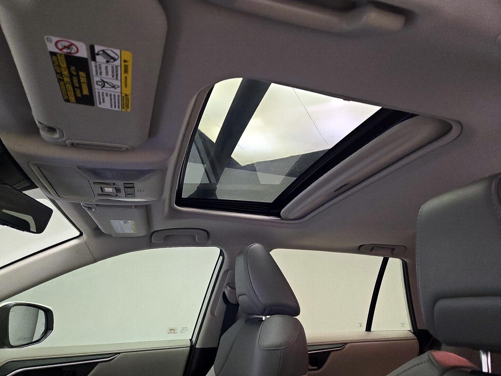 Thumbnail: 2020 Toyota RAV4 - 20