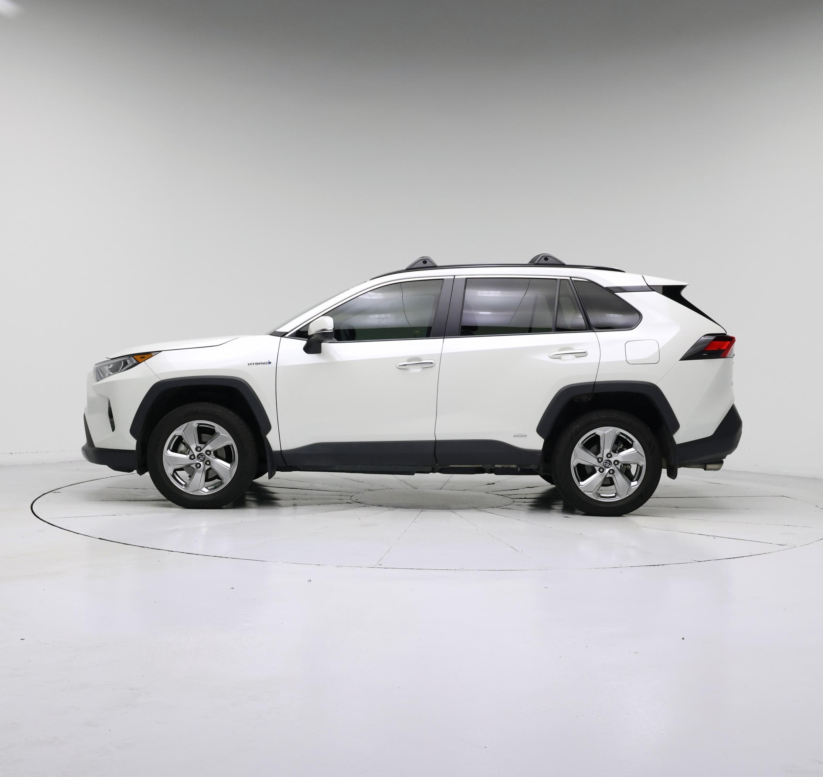 Thumbnail: 2020 Toyota RAV4 - 3