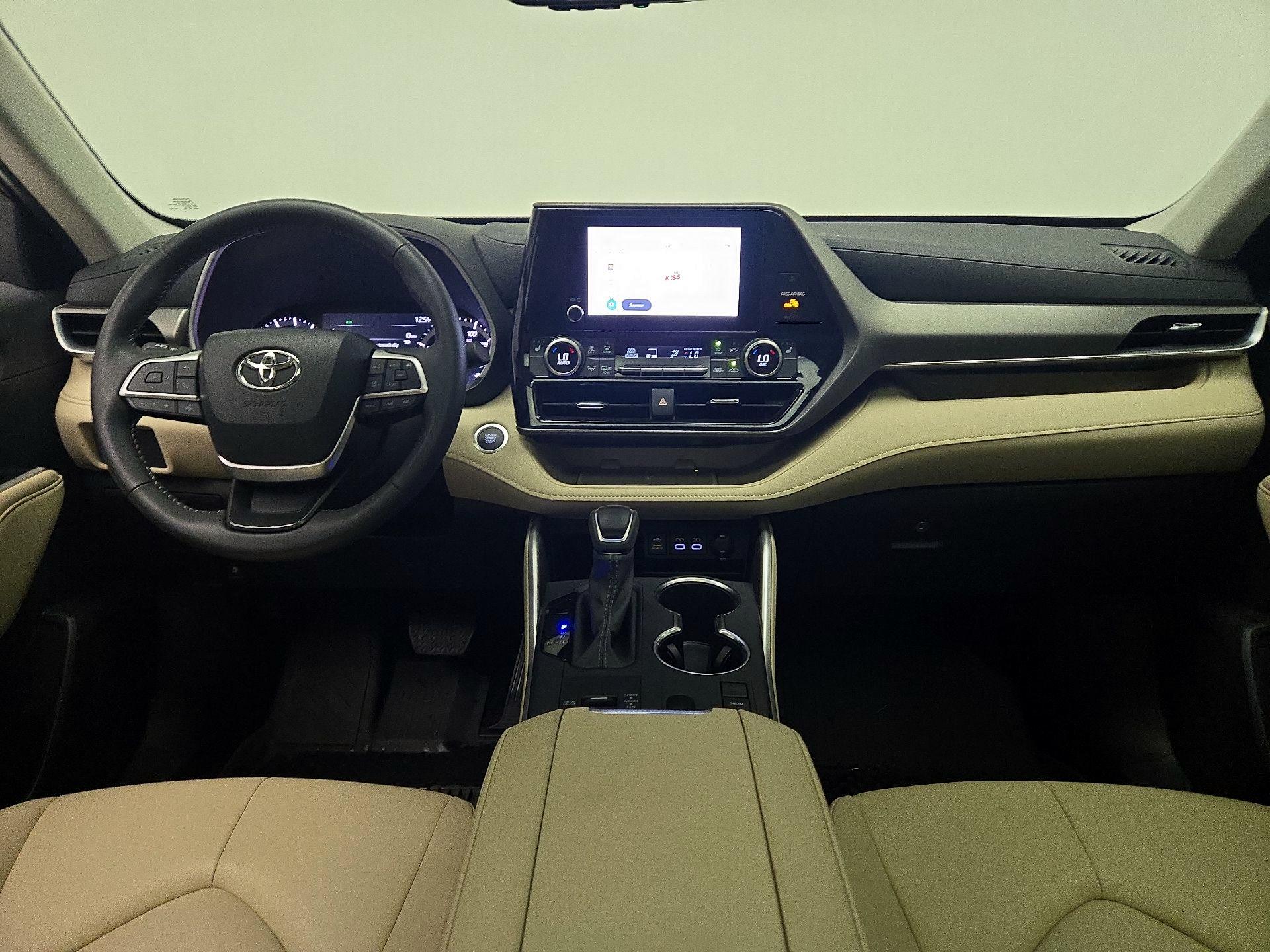 Thumbnail: 2025 Toyota Highlander - 9