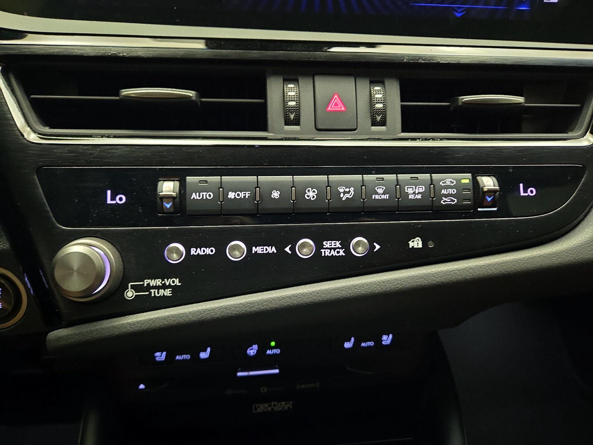 Thumbnail: 2022 Lexus ES - 15