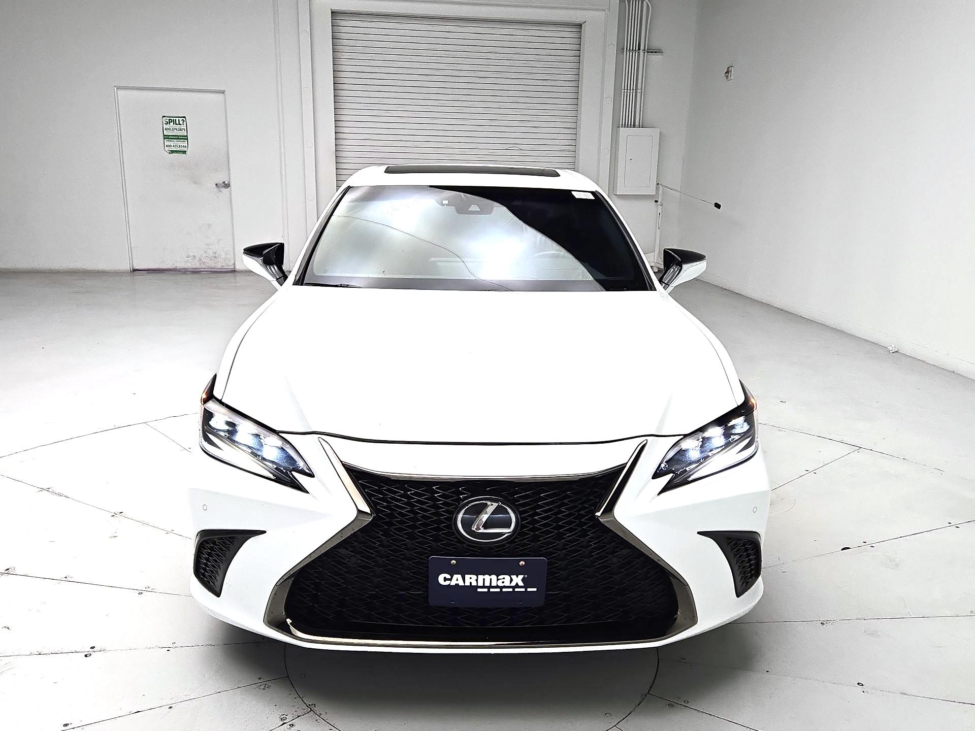 Thumbnail: 2022 Lexus ES - 2