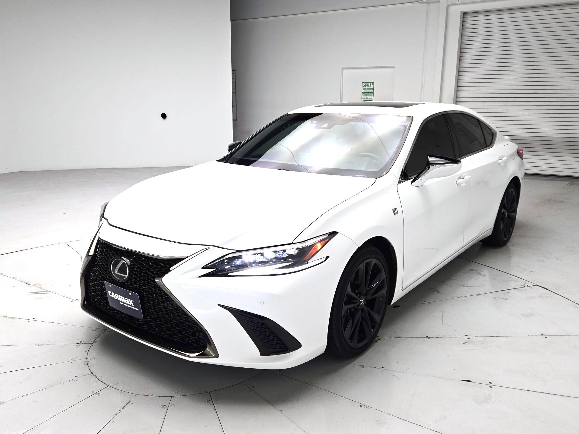 Thumbnail: 2022 Lexus ES - 3