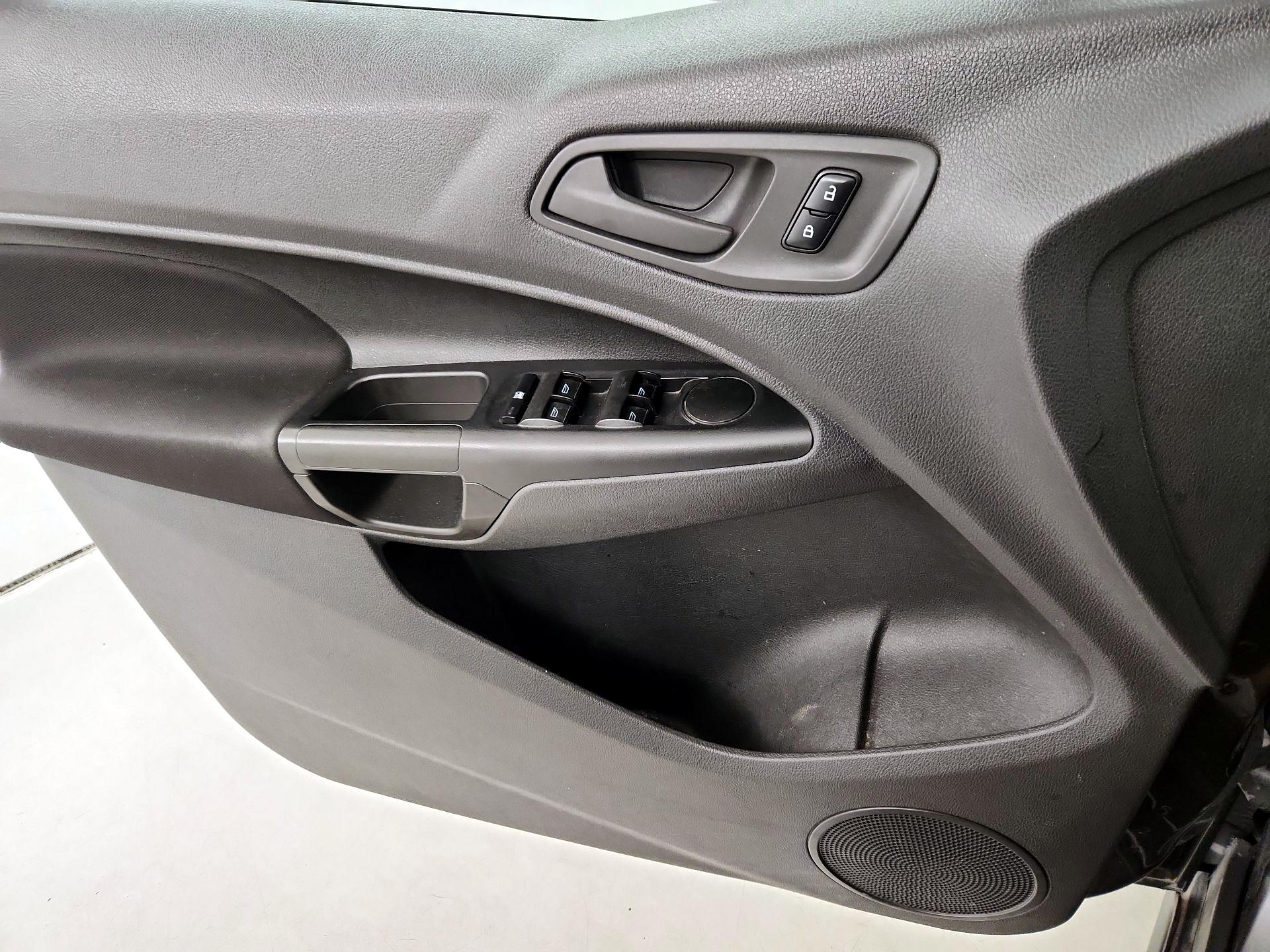 Thumbnail: 2018 Ford Transit Series - 12
