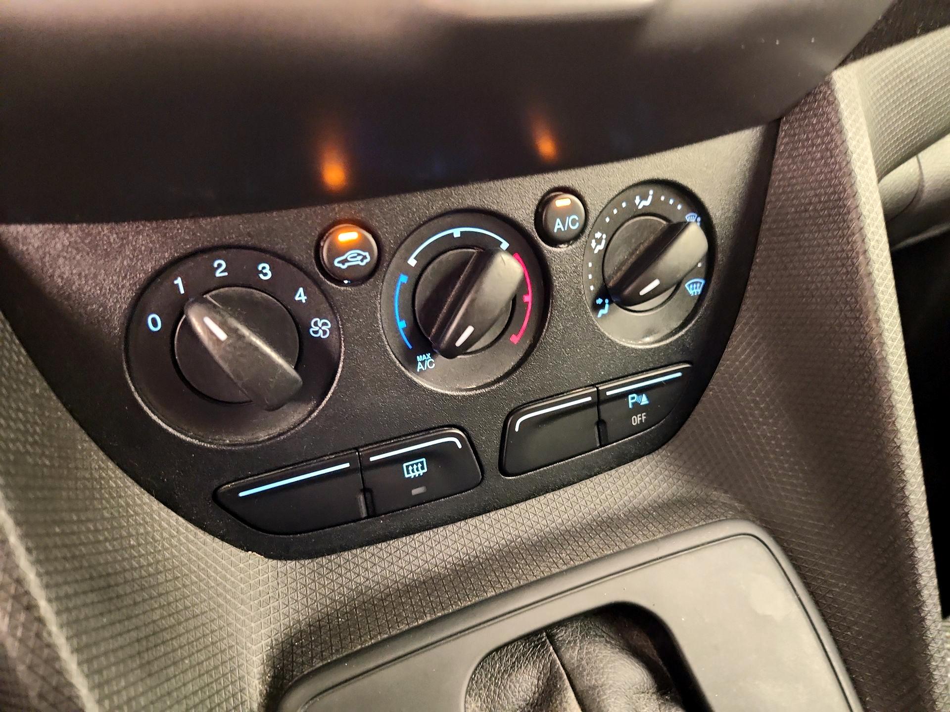 Thumbnail: 2018 Ford Transit Series - 16