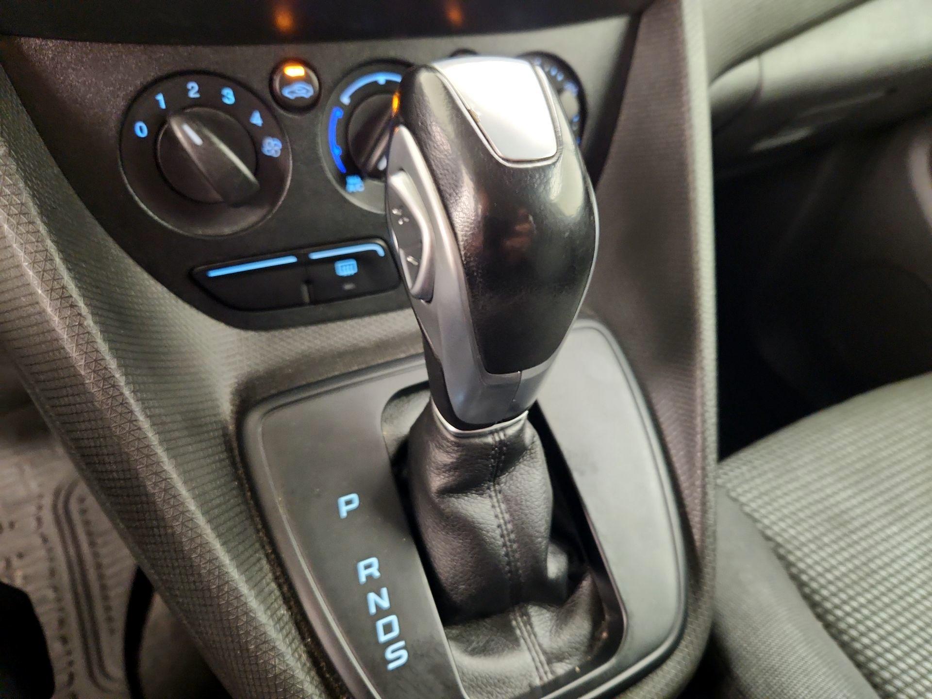 Thumbnail: 2018 Ford Transit Series - 17