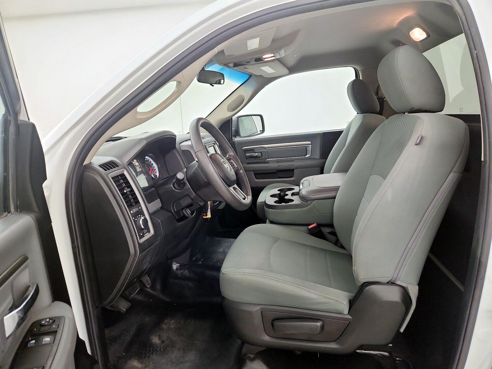 Thumbnail: 2019 RAM 1500 Classic - 11
