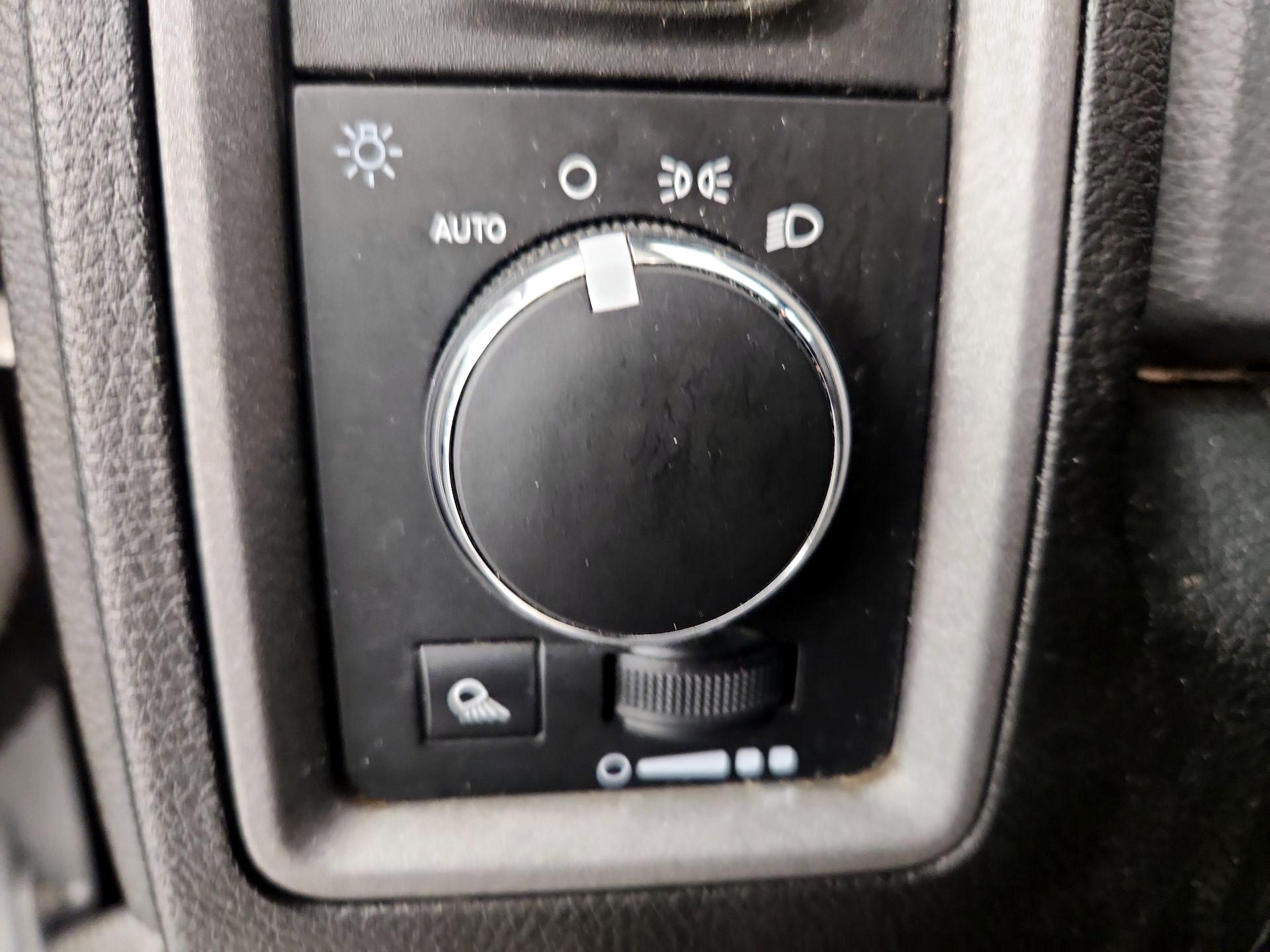 Thumbnail: 2019 RAM 1500 Classic - 13