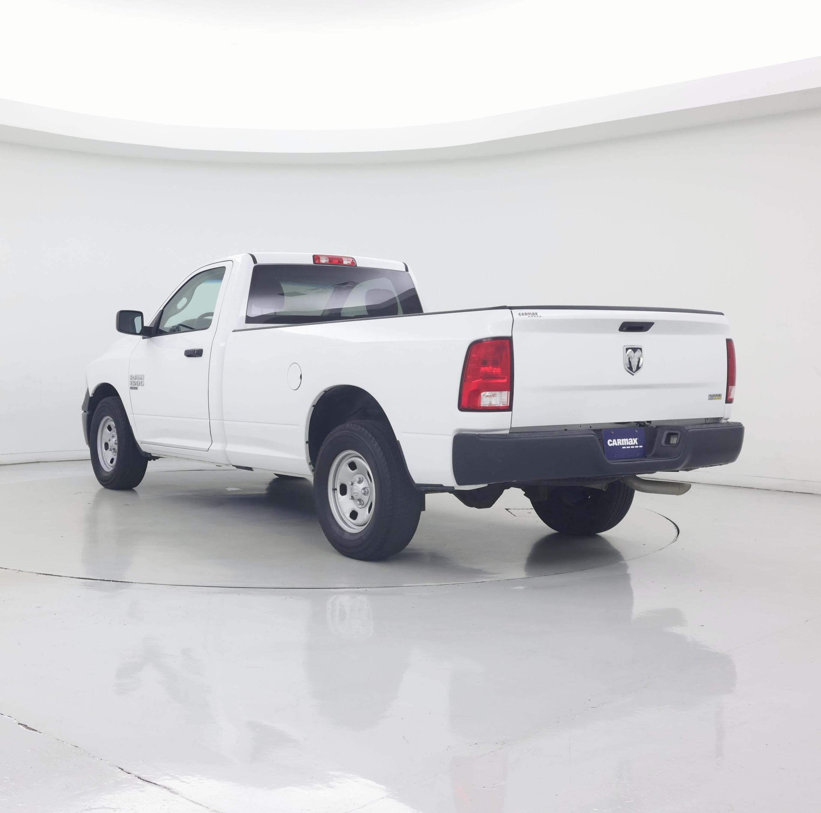 Thumbnail: 2019 RAM 1500 Classic - 2