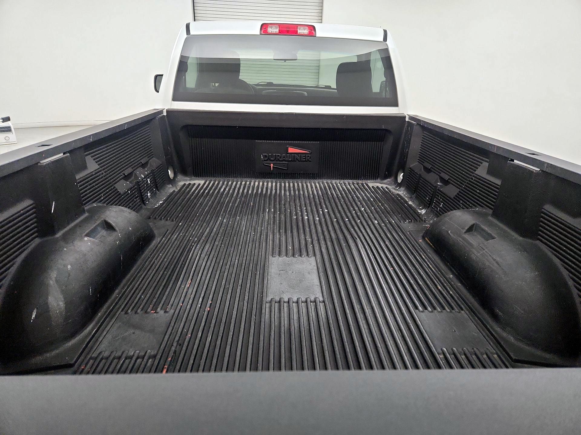 Thumbnail: 2019 RAM 1500 Classic - 19