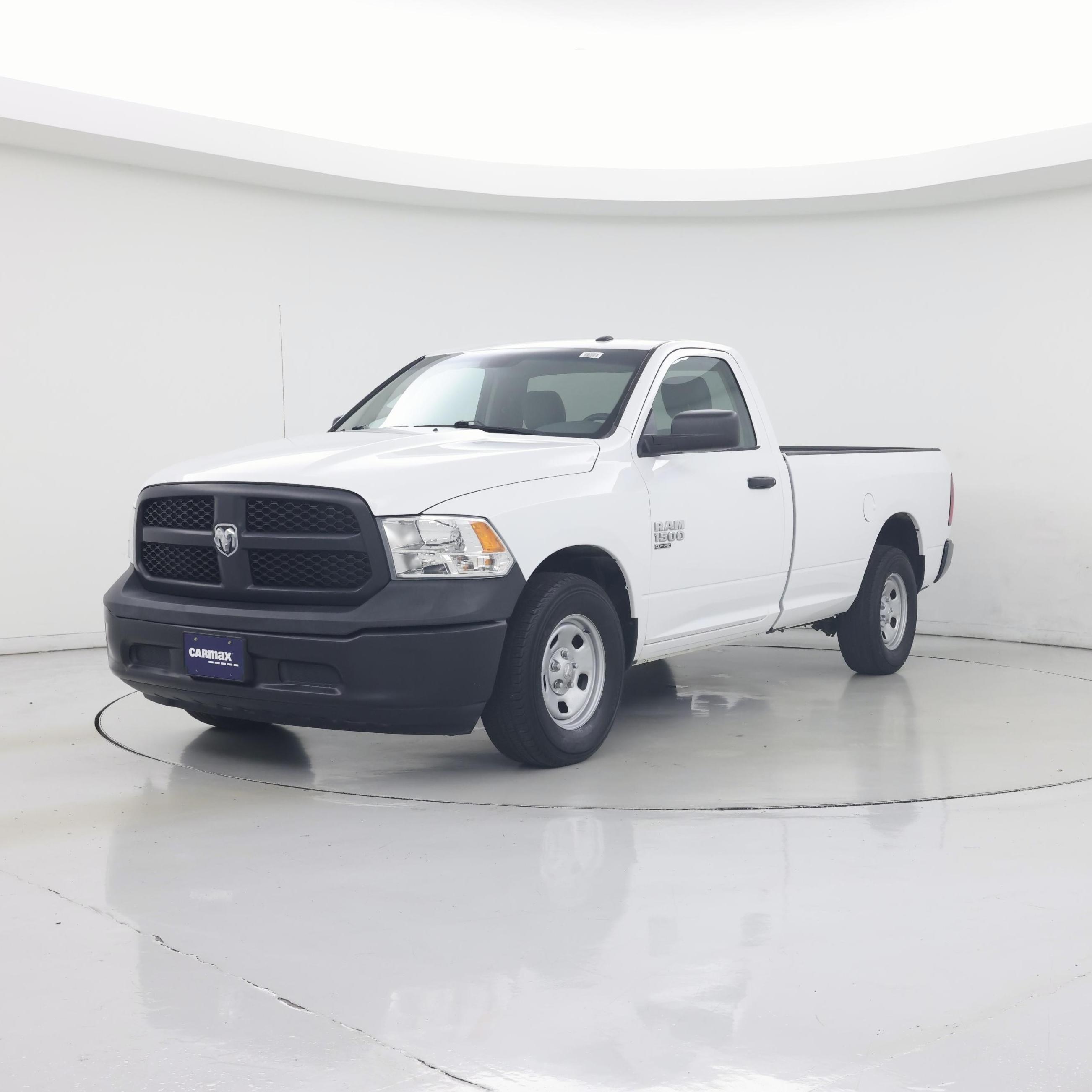 Thumbnail: 2019 RAM 1500 Classic - 4