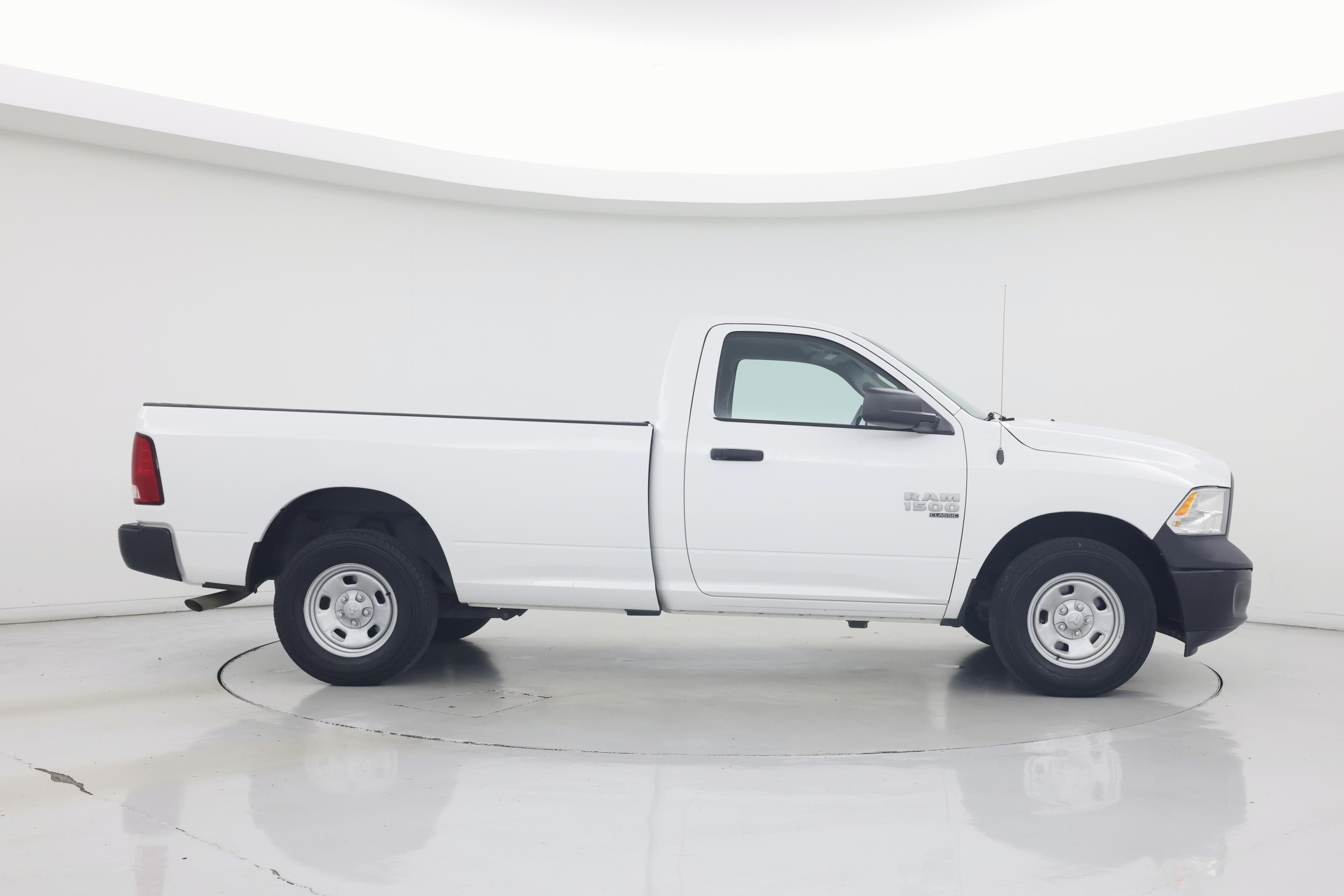 Thumbnail: 2019 RAM 1500 Classic - 7