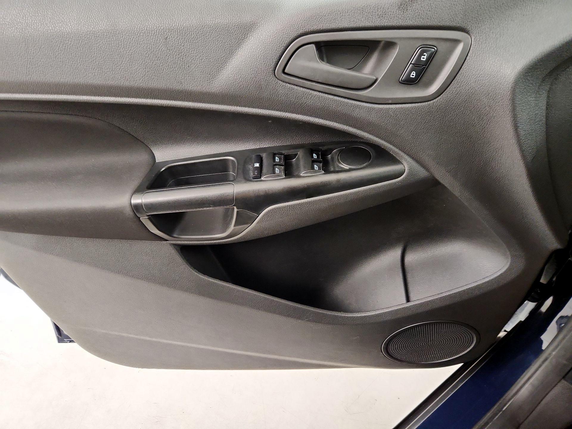 Thumbnail: 2018 Ford Transit Series - 12