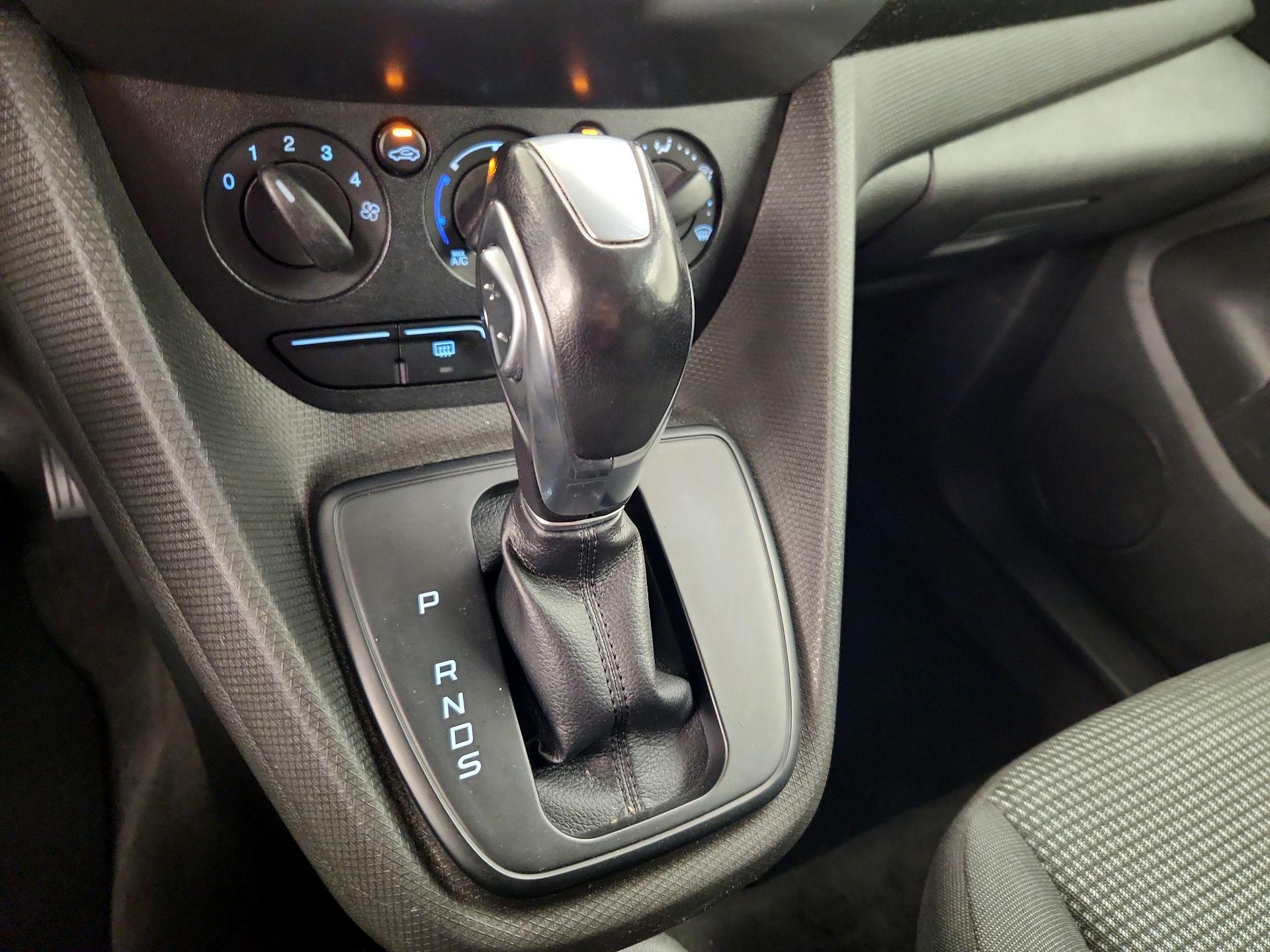 Thumbnail: 2018 Ford Transit Series - 17