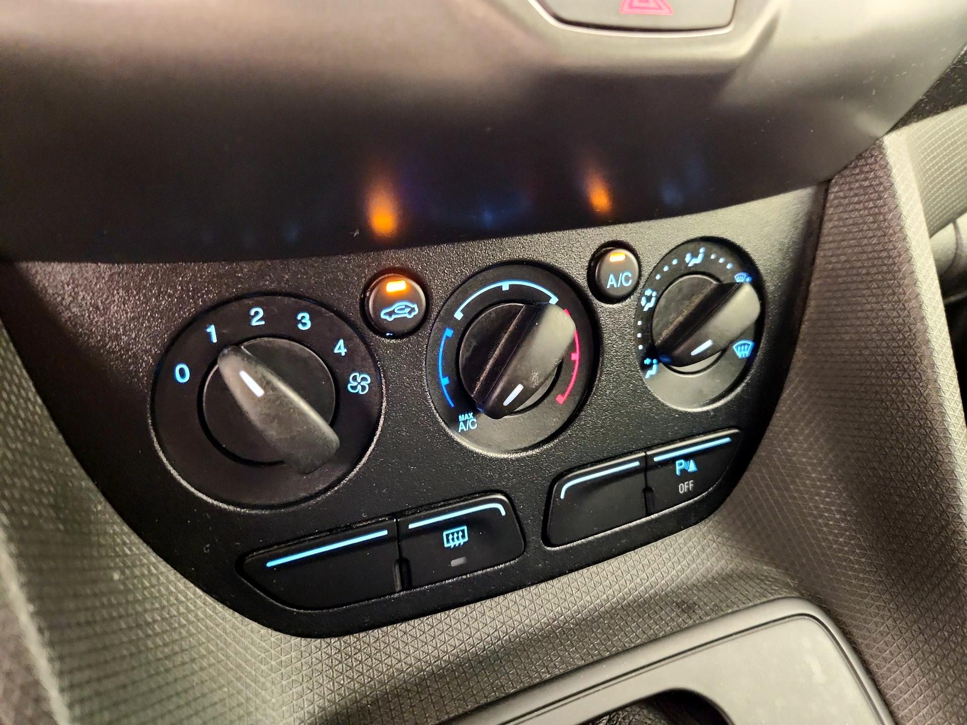 Thumbnail: 2018 Ford Transit Series - 16