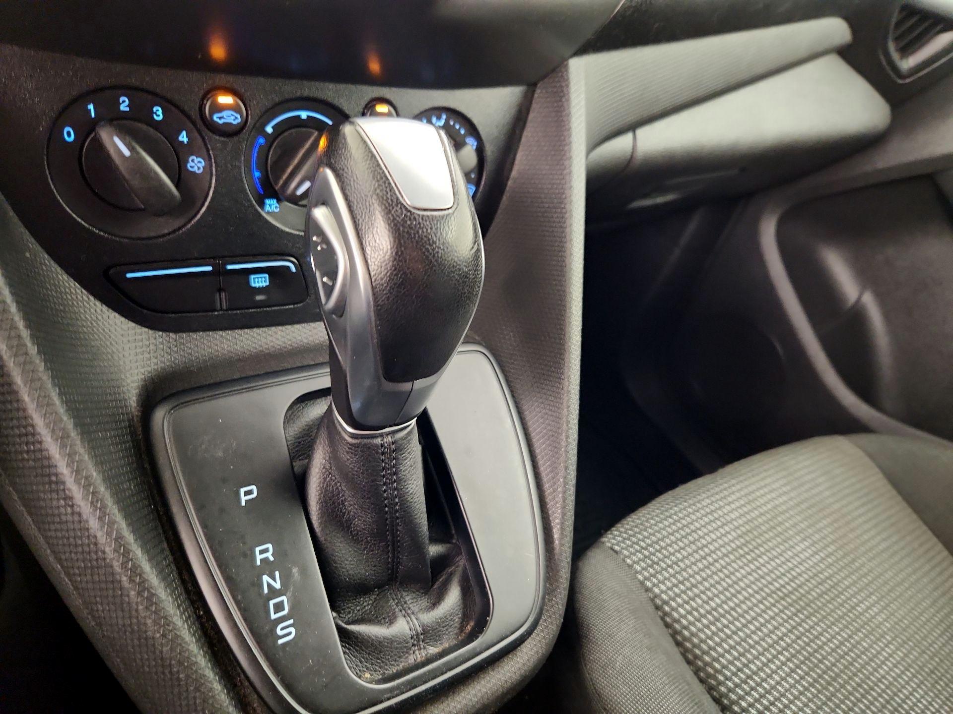 Thumbnail: 2018 Ford Transit Series - 17
