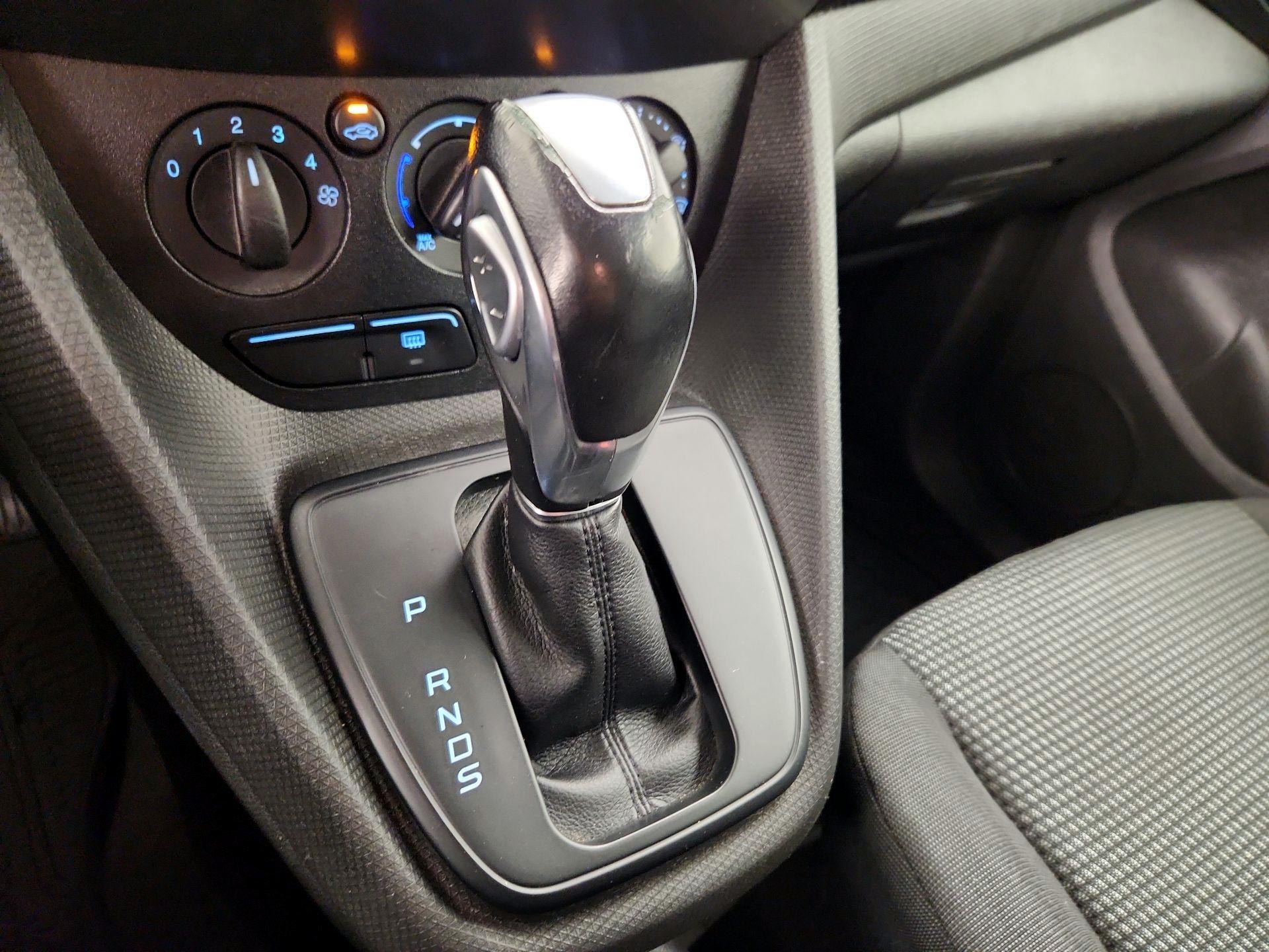 Thumbnail: 2018 Ford Transit Series - 17
