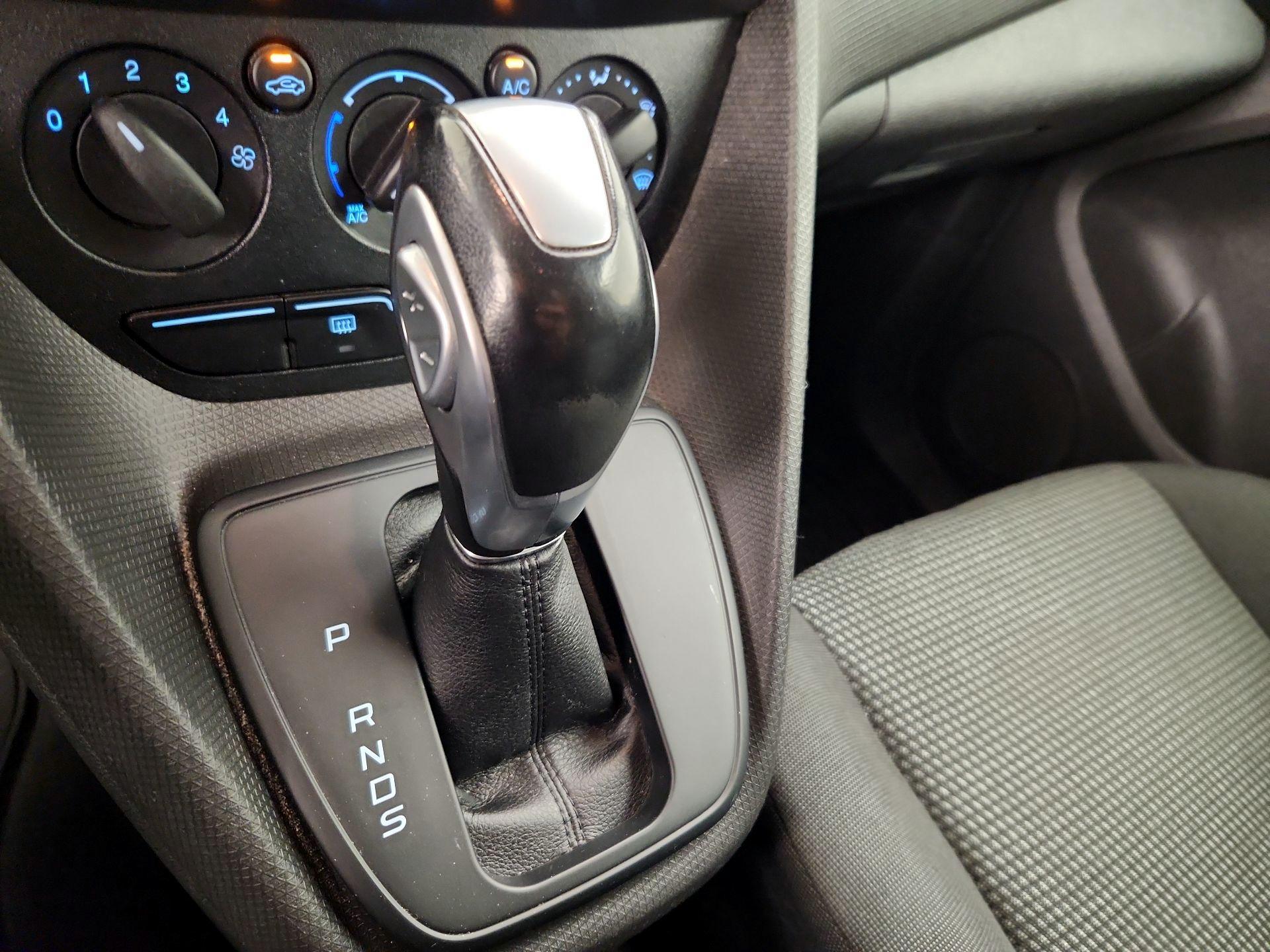 Thumbnail: 2018 Ford Transit Series - 17