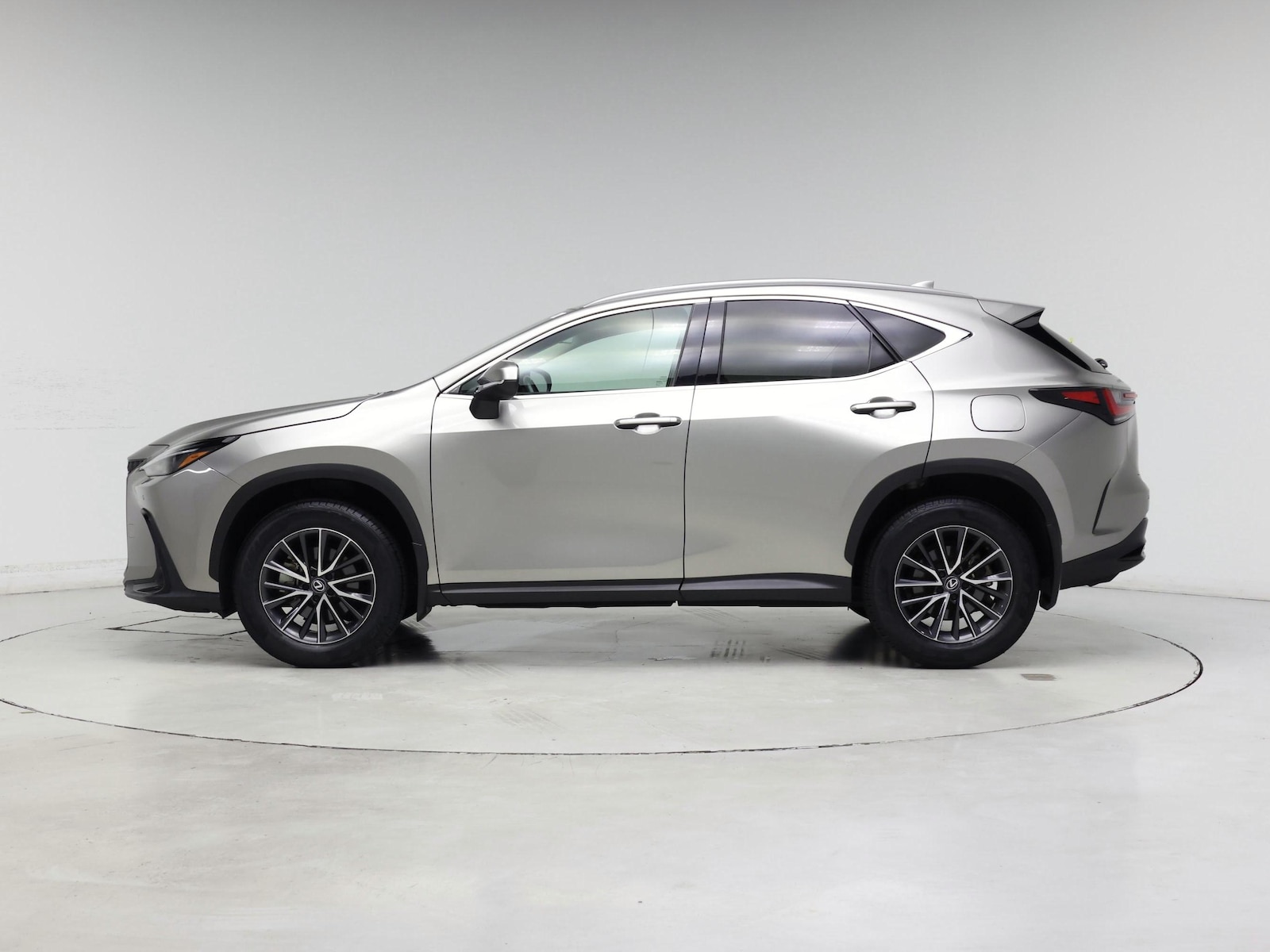 2024 Lexus NX 250 - Photo 4