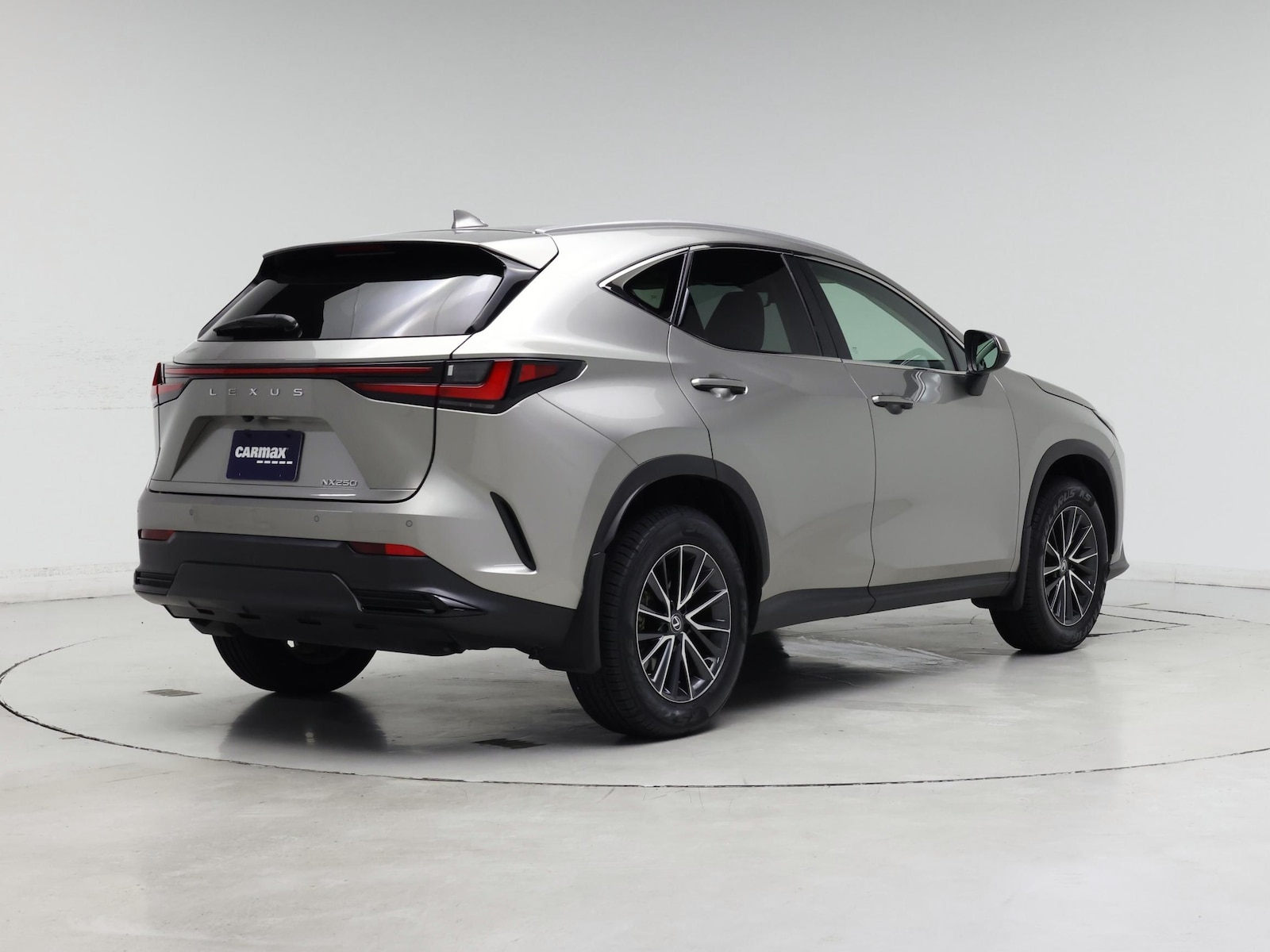 2024 Lexus NX 250 - Photo 9