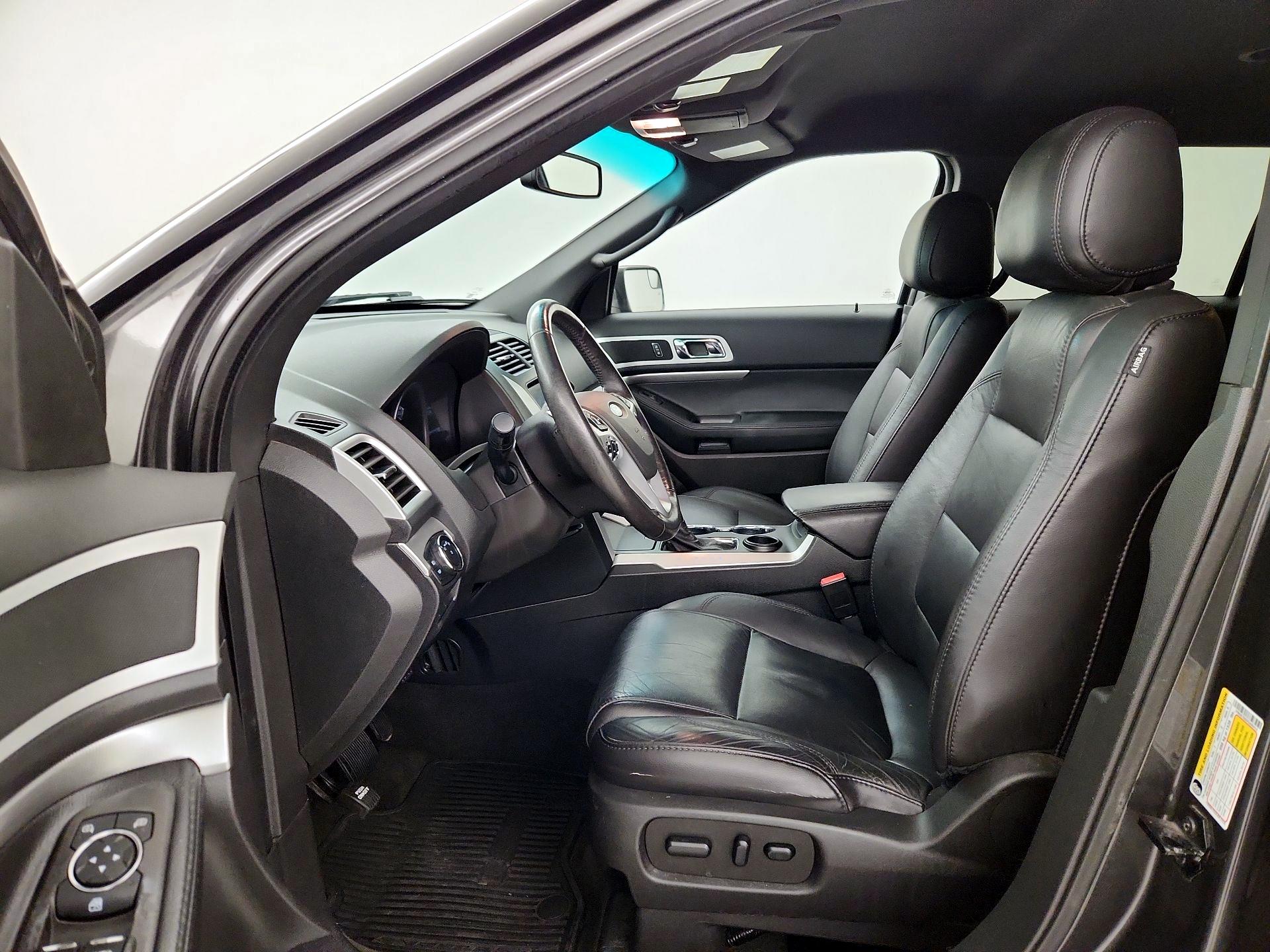 Thumbnail: 2015 Ford Explorer - 11