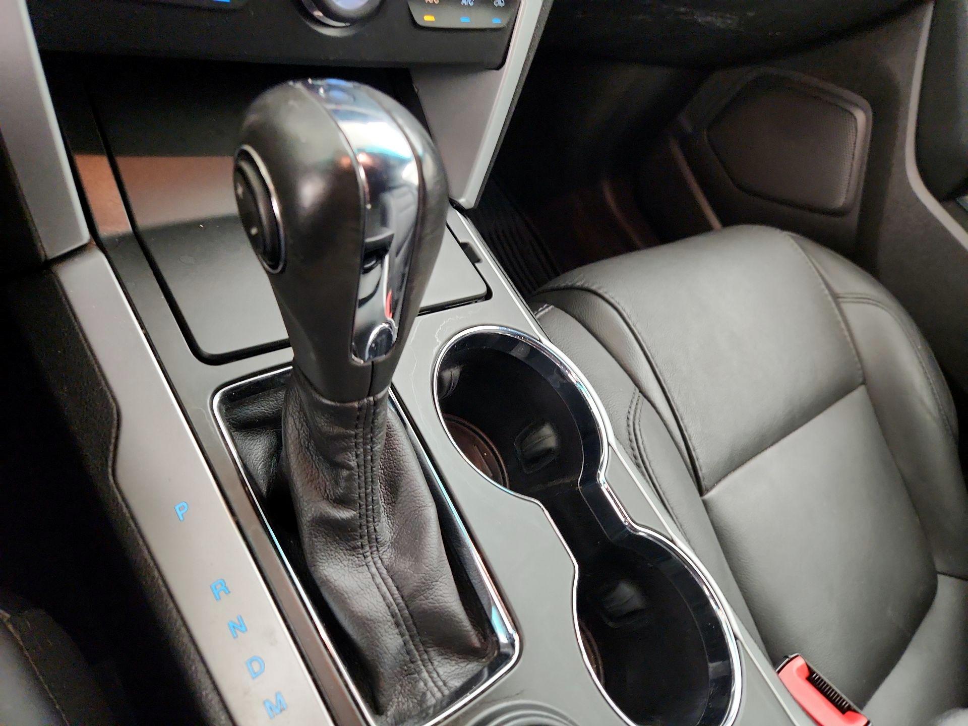 Thumbnail: 2015 Ford Explorer - 18