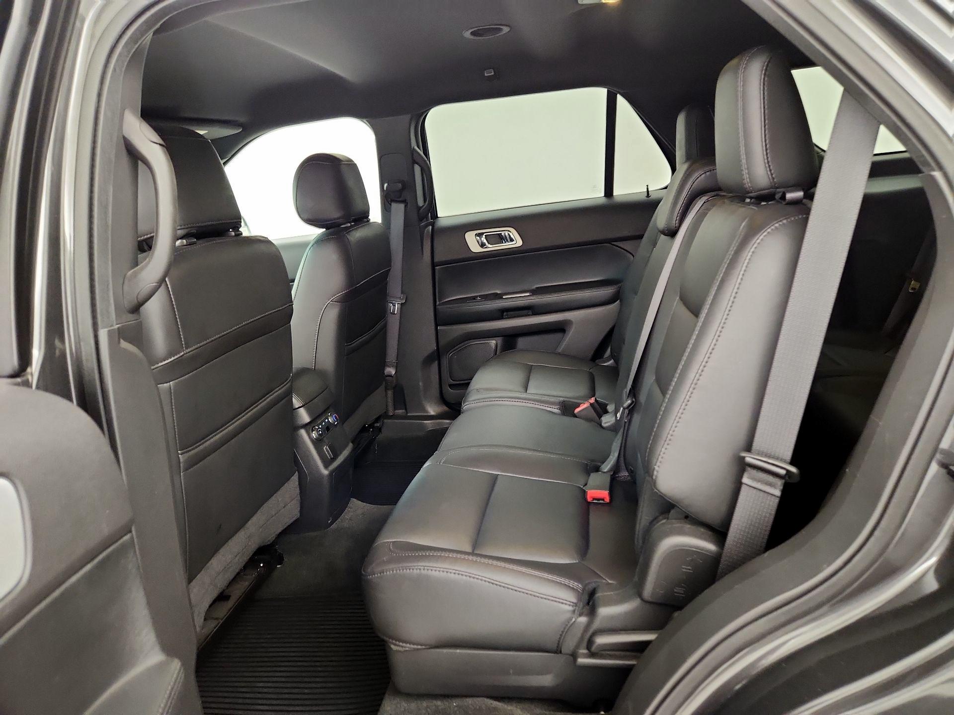 Thumbnail: 2015 Ford Explorer - 20