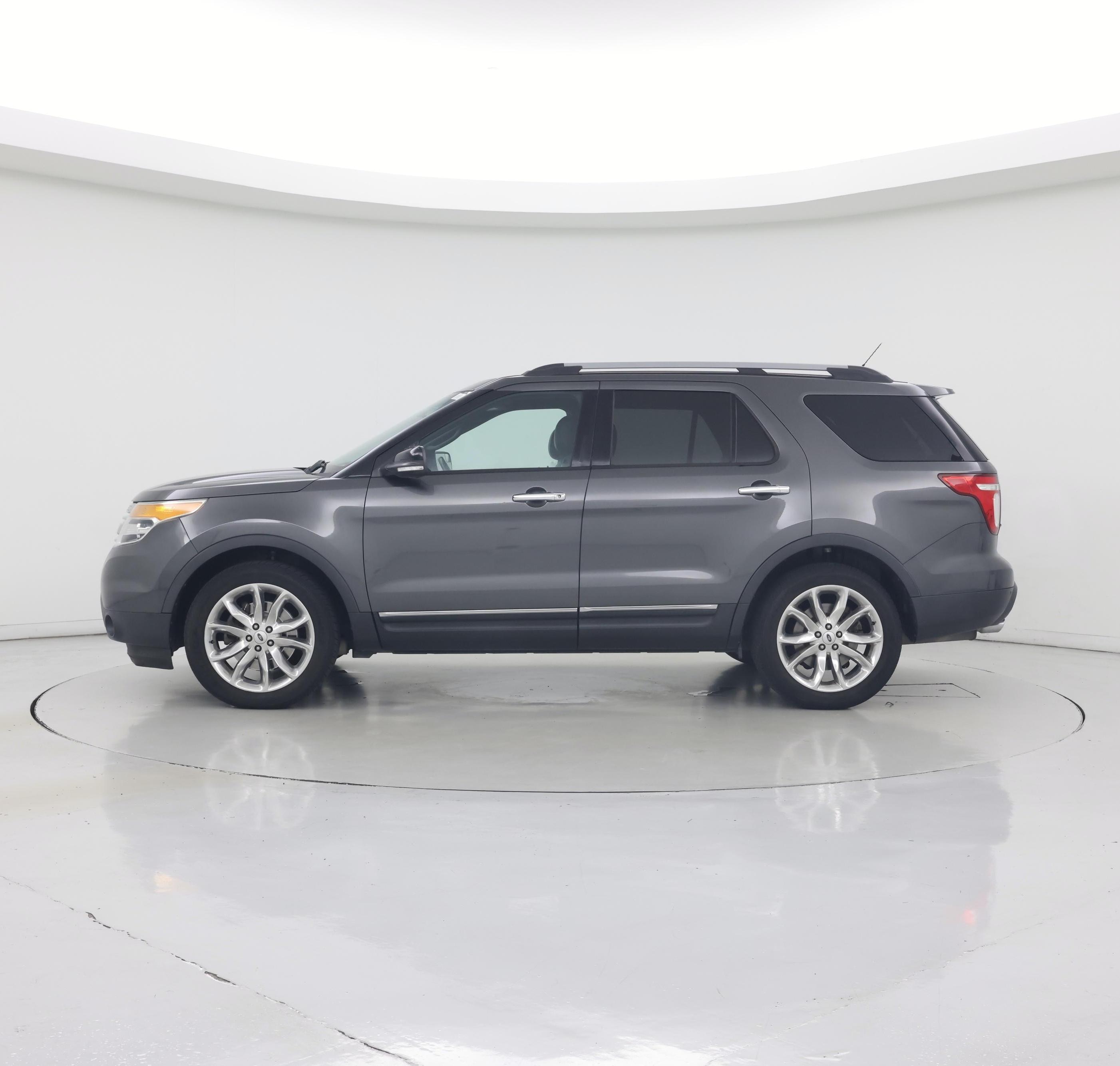 Thumbnail: 2015 Ford Explorer - 3