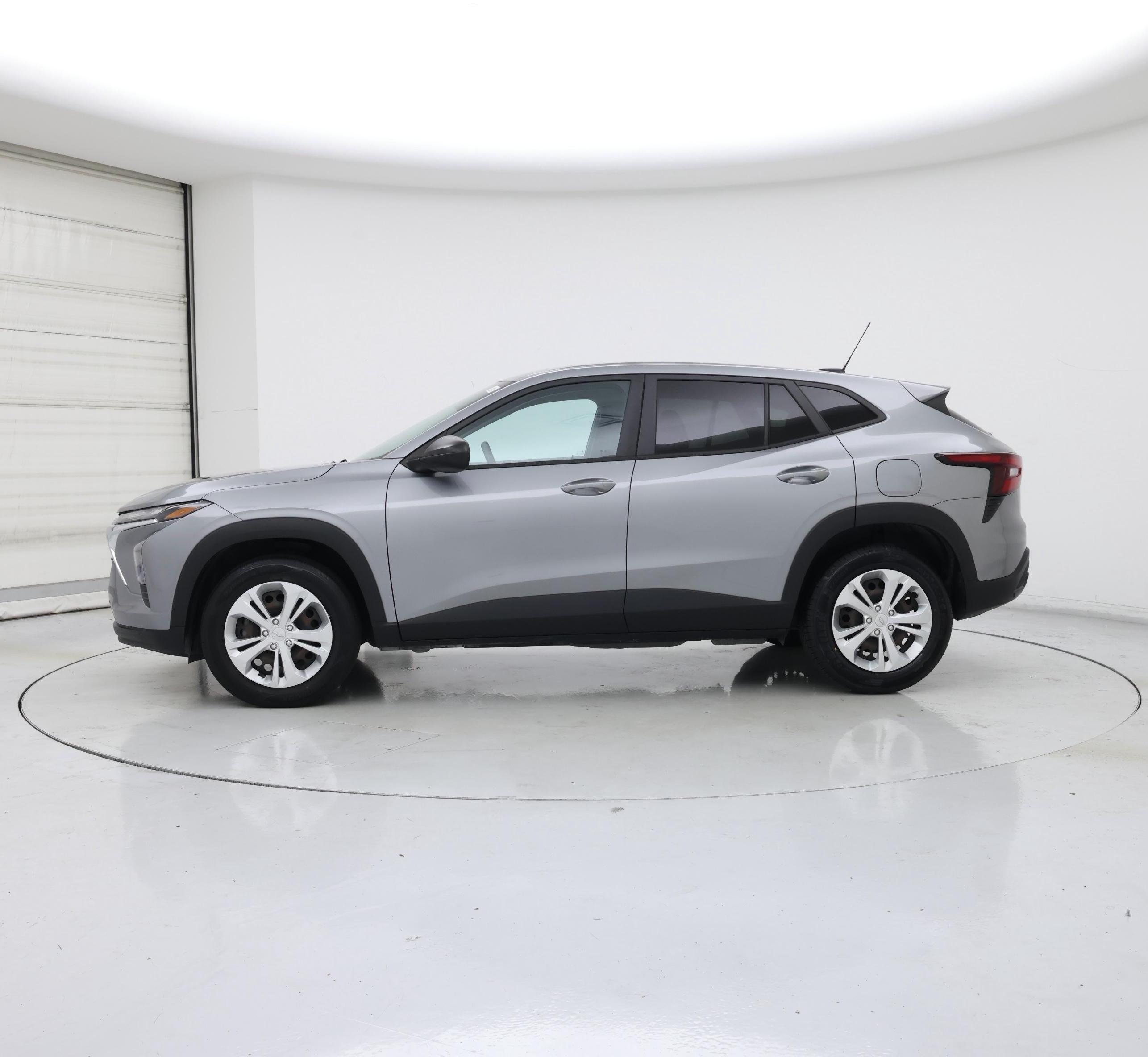 Thumbnail: 2024 Chevrolet Trax - 3