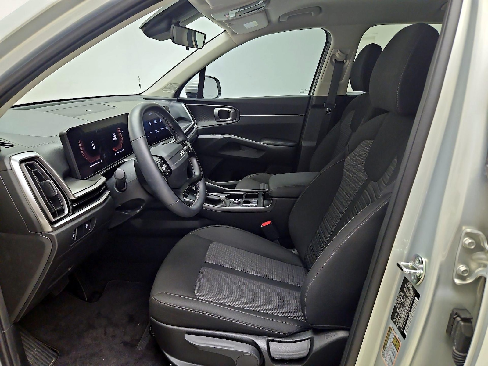 2026 Kia Sorento LX - Photo 12