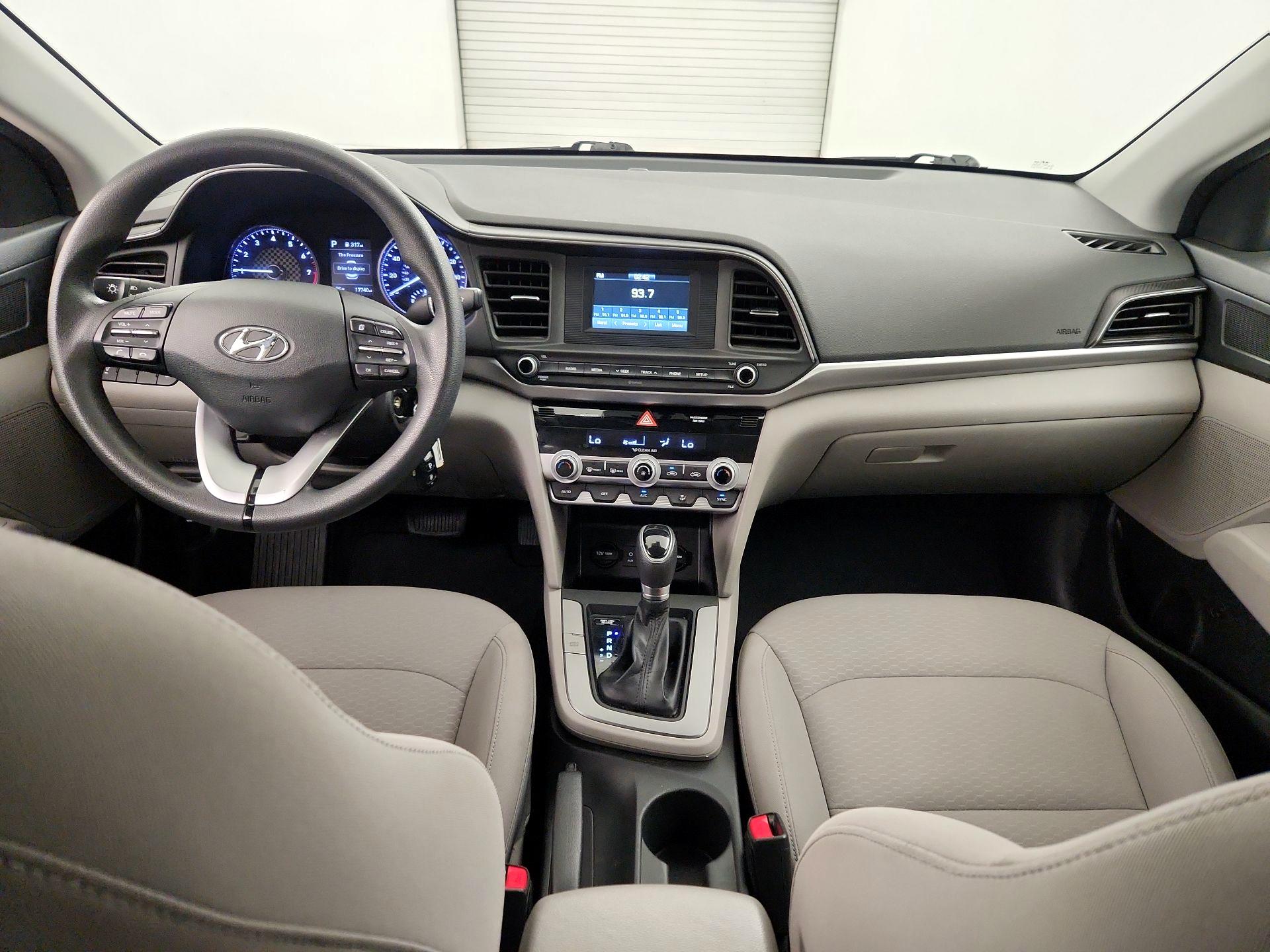 Thumbnail: 2020 Hyundai Elantra - 9