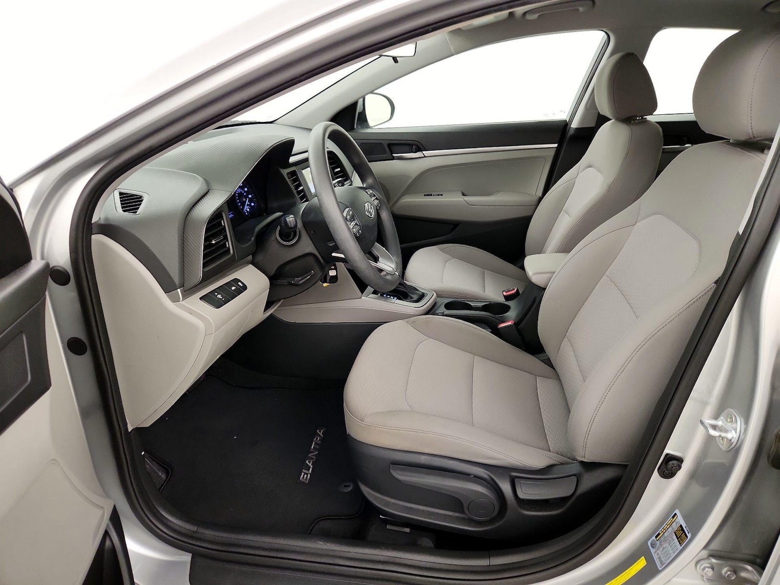 2020 Hyundai Elantra SE - Photo 12